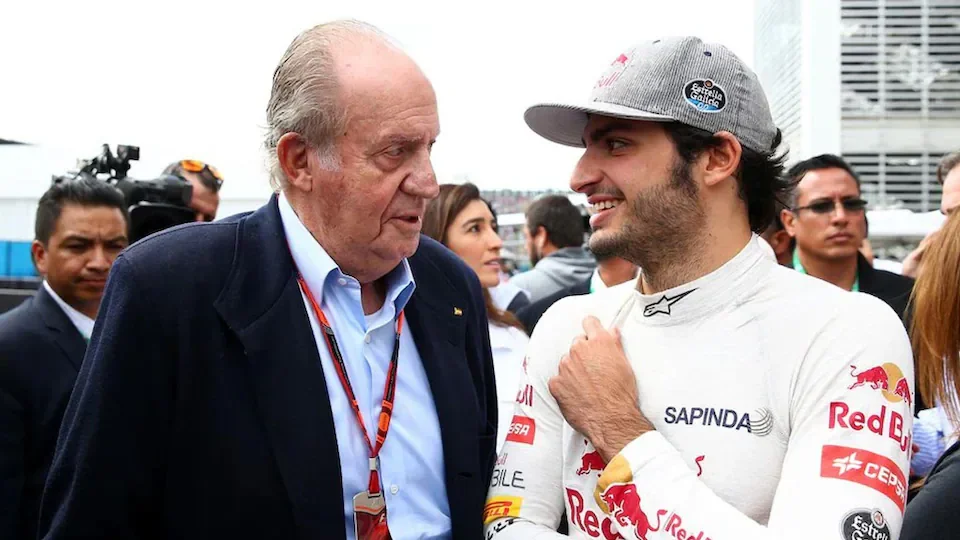JUAN CARLOS I REAPPEARS IN ABU DHABI AND STEALS THE SPOTLIGHT DURING F1’S BIG WEEKEND