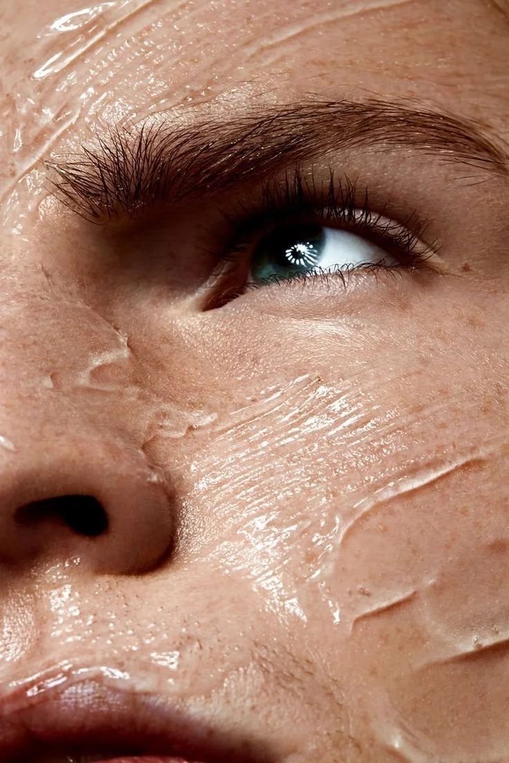 HYALURONIC ACID: THE KEY TO HYDRATED AND YOUTHFUL SKIN