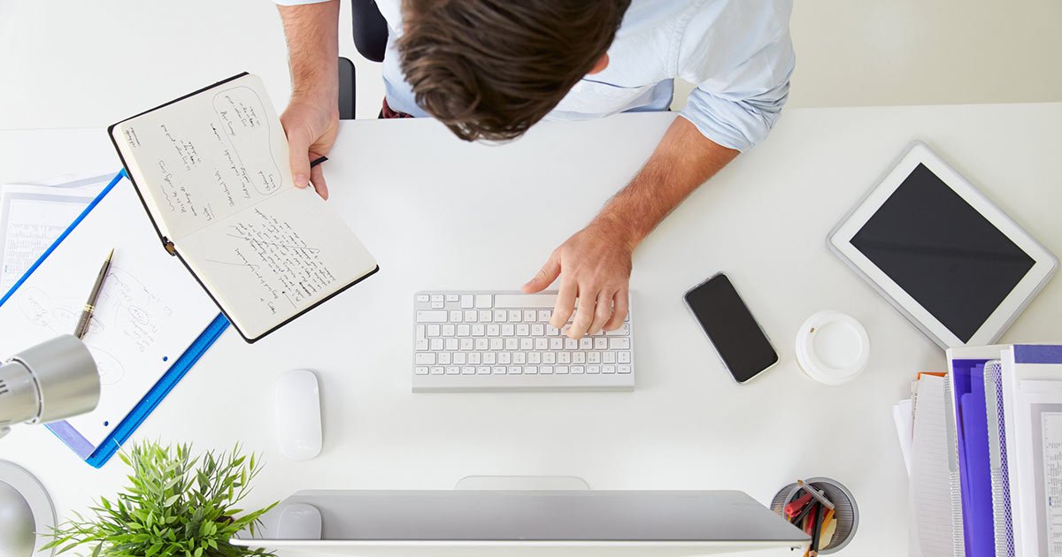 Personal Assistant vs. Virtual Assistant: Which Option is Right for You?