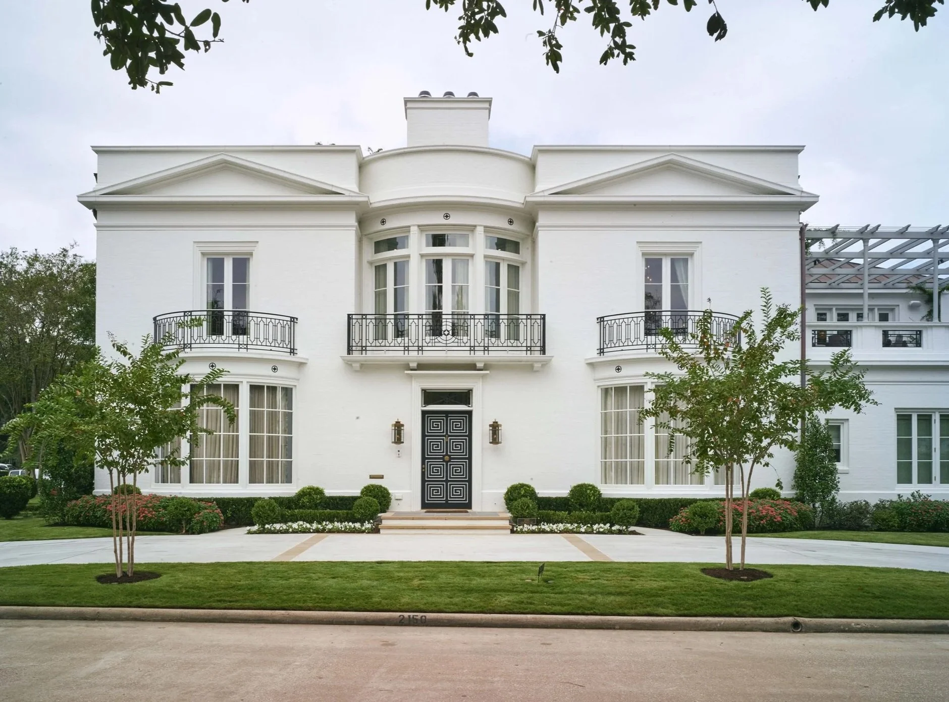 River Oaks Eclectic Traditional Home<span>Discover the Project</span> (Category) (Residences)