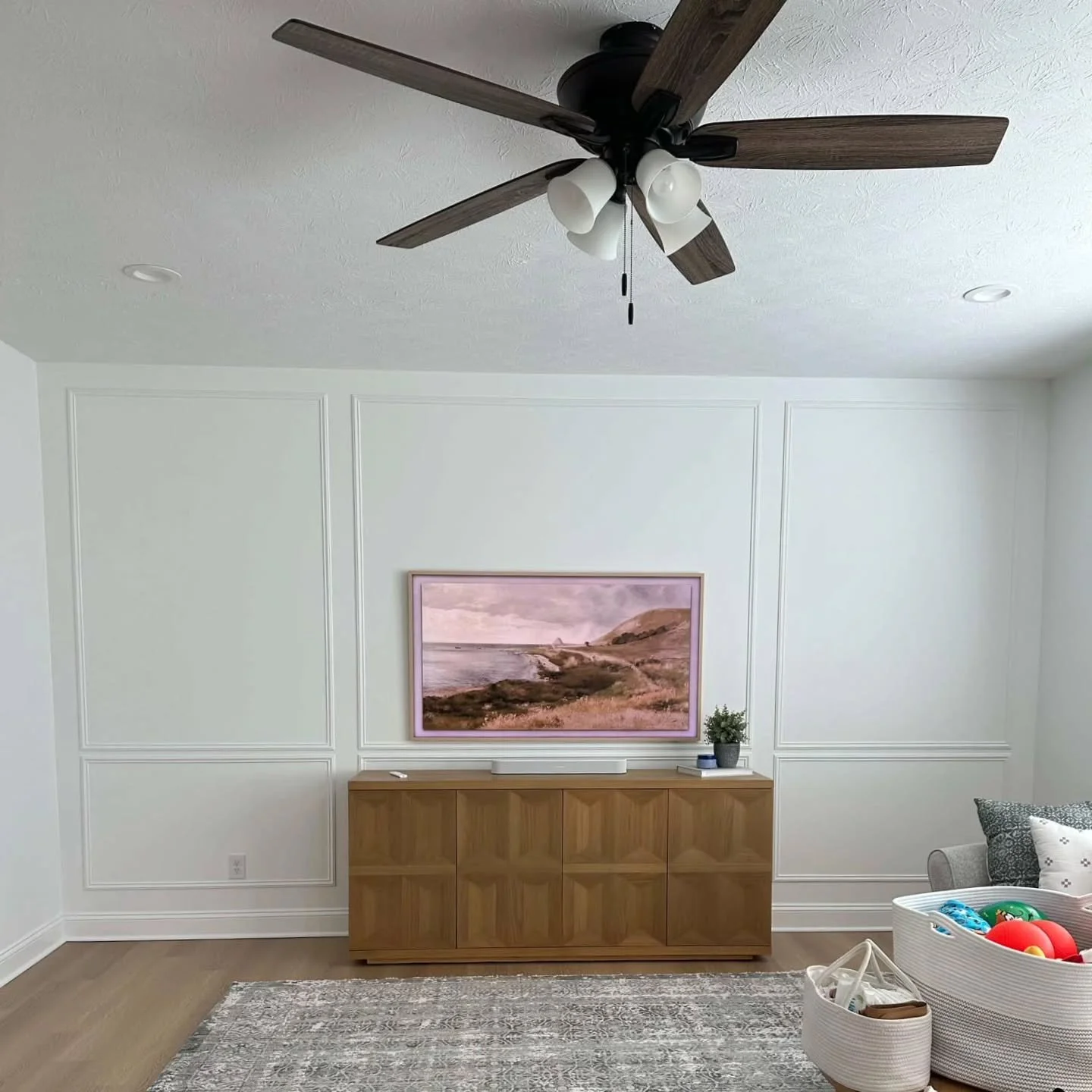 Picture perfect living room upgrade!

#decor #picture #pictureframe #woodworking #homedecor #love #livingroom #livingroomdecor #homedesign #newhome #amazing