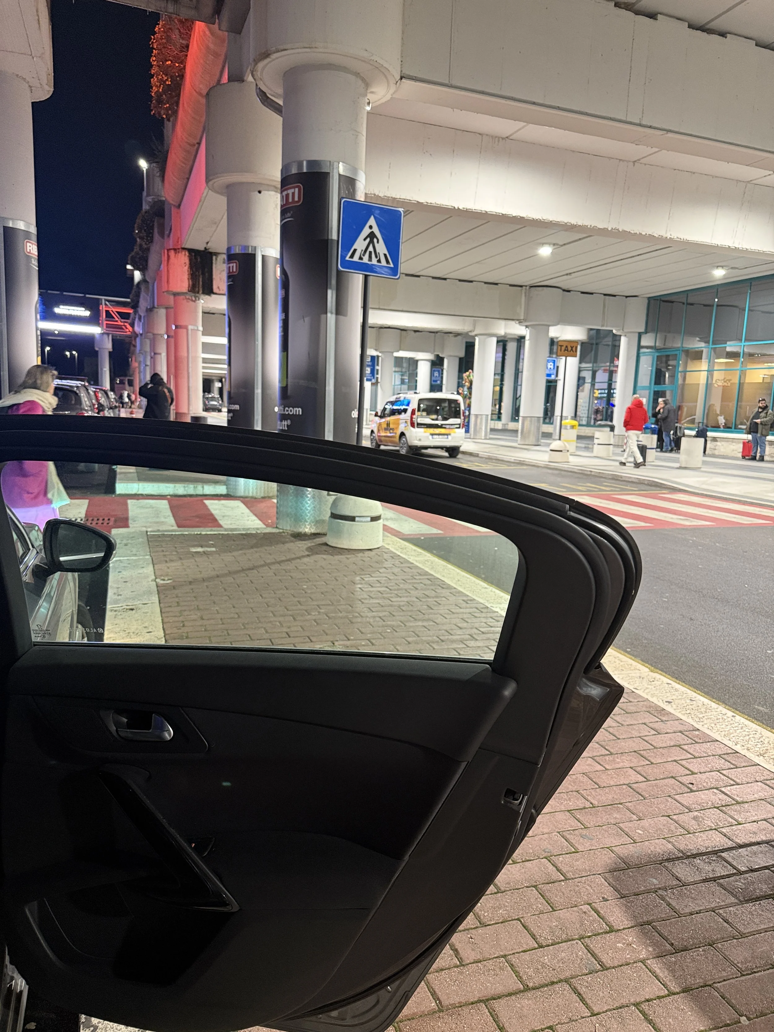 Carpooling per l'aeroporto: è sicuro? Come funziona e cosa sapere