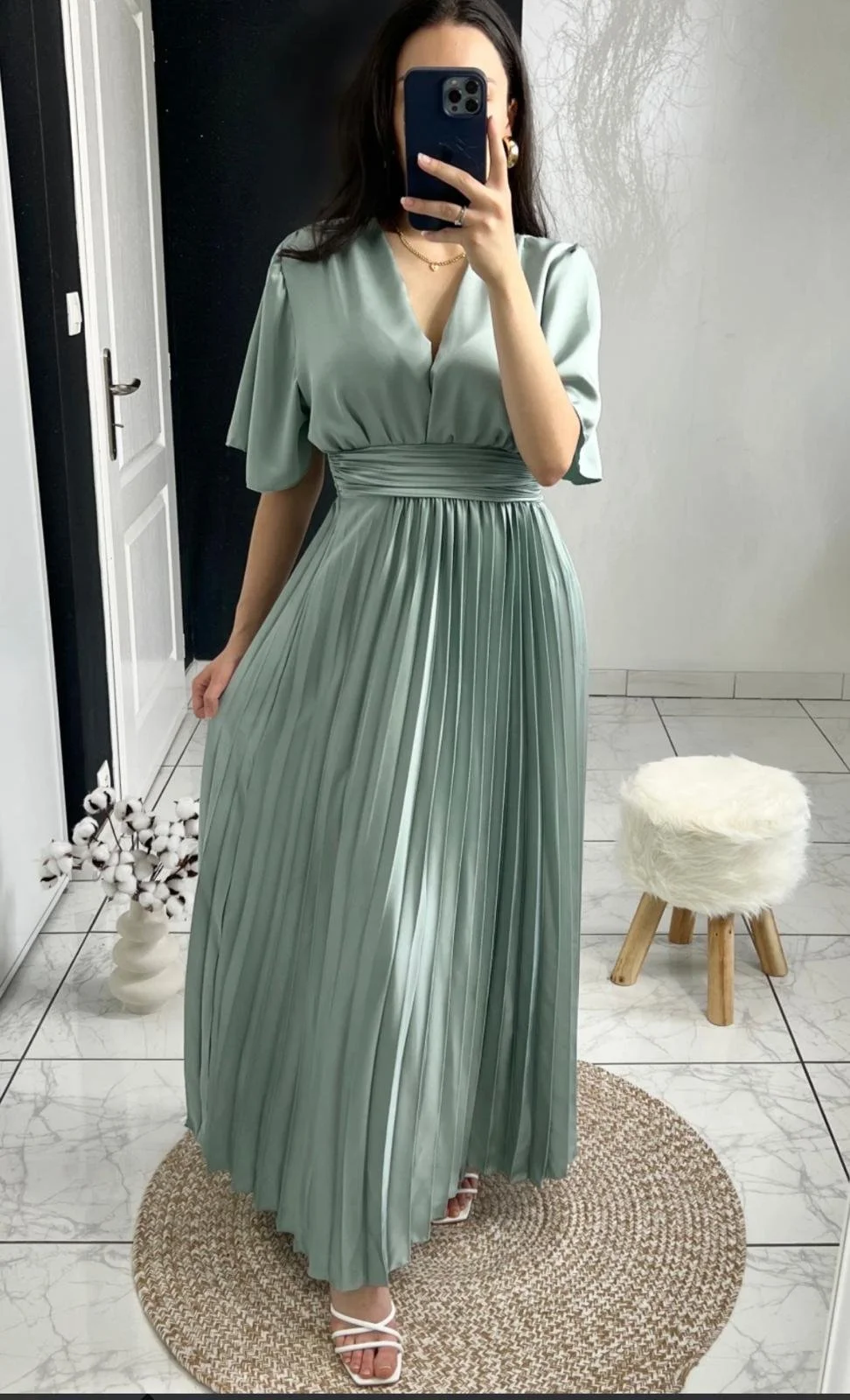 Robe Ebony