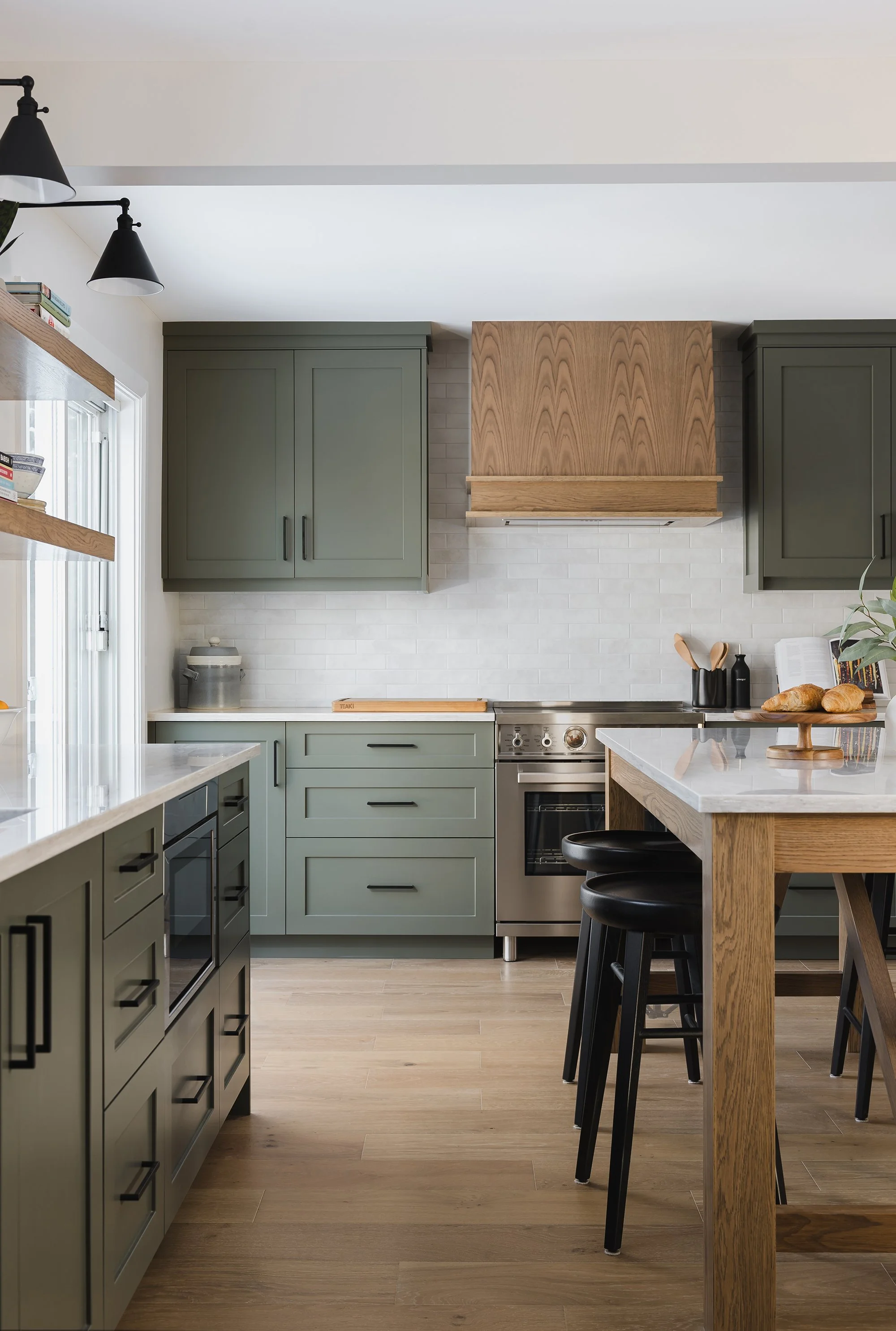 full-service-renovation-custom-kitchen-warm-farmhouse-ottawa-2.jpg