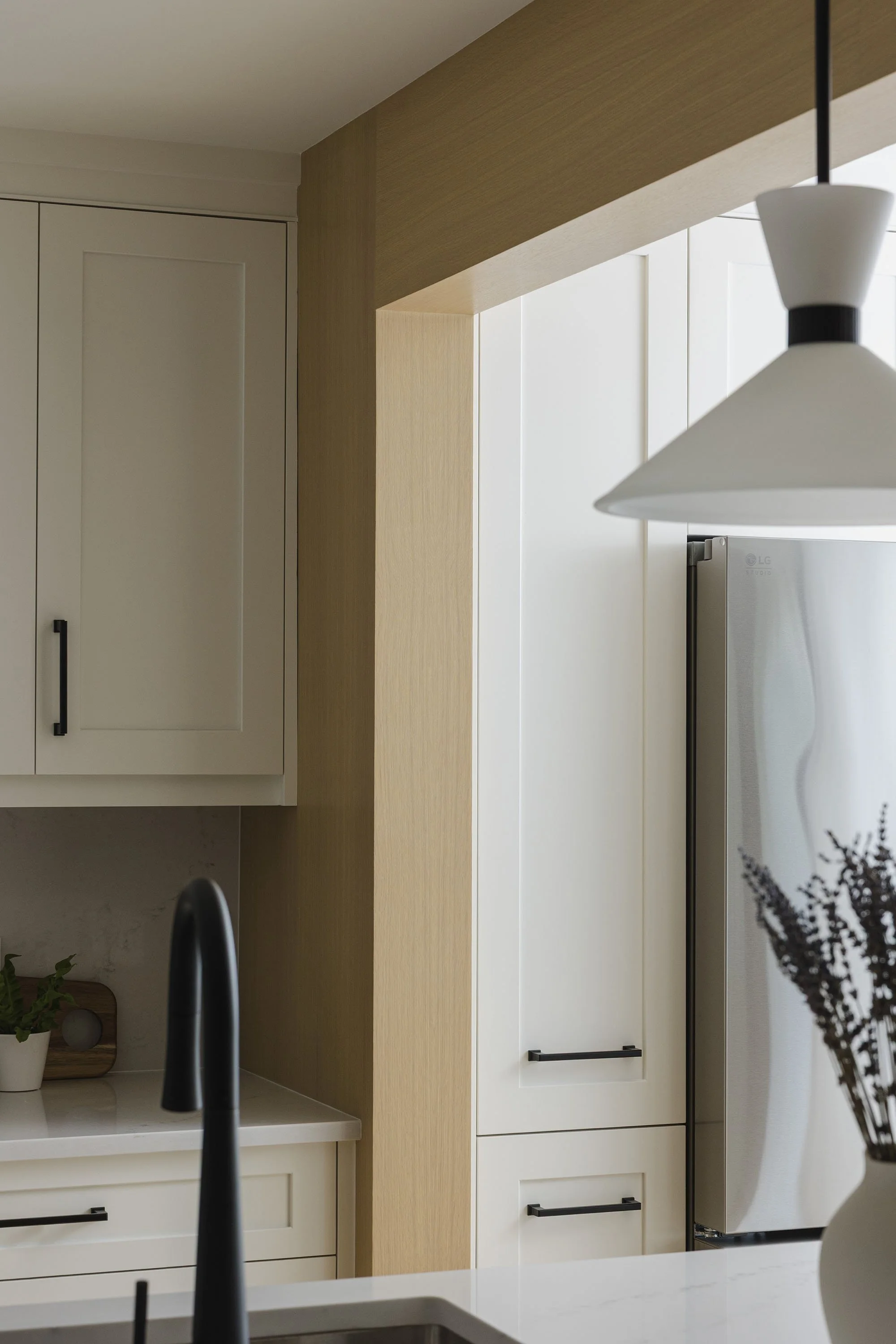 ottawa-interior-designer-custom-kitchen-white-oak-21.jpg