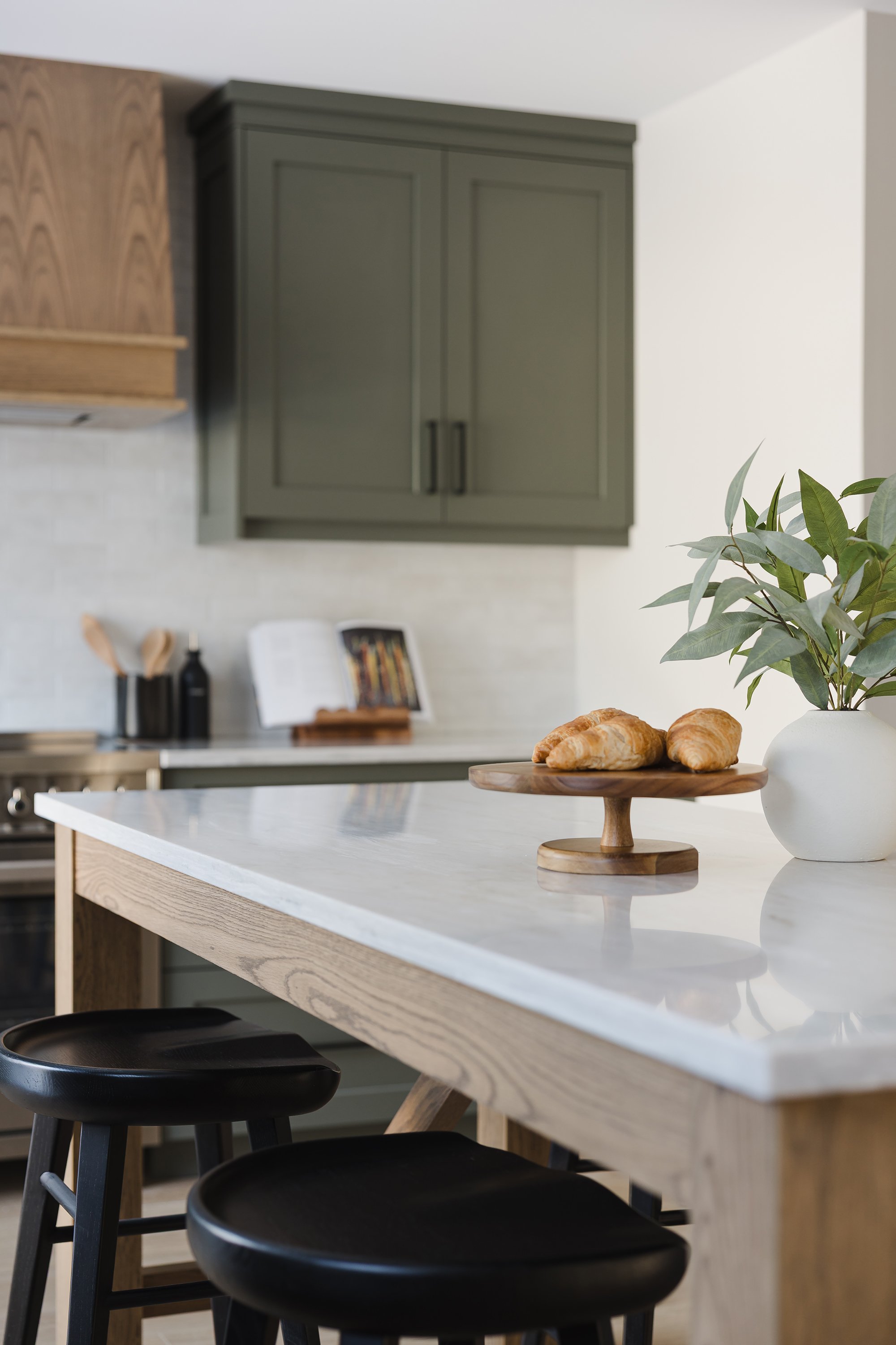 full-service-renovation-custom-kitchen-warm-farmhouse-ottawa-4.jpg