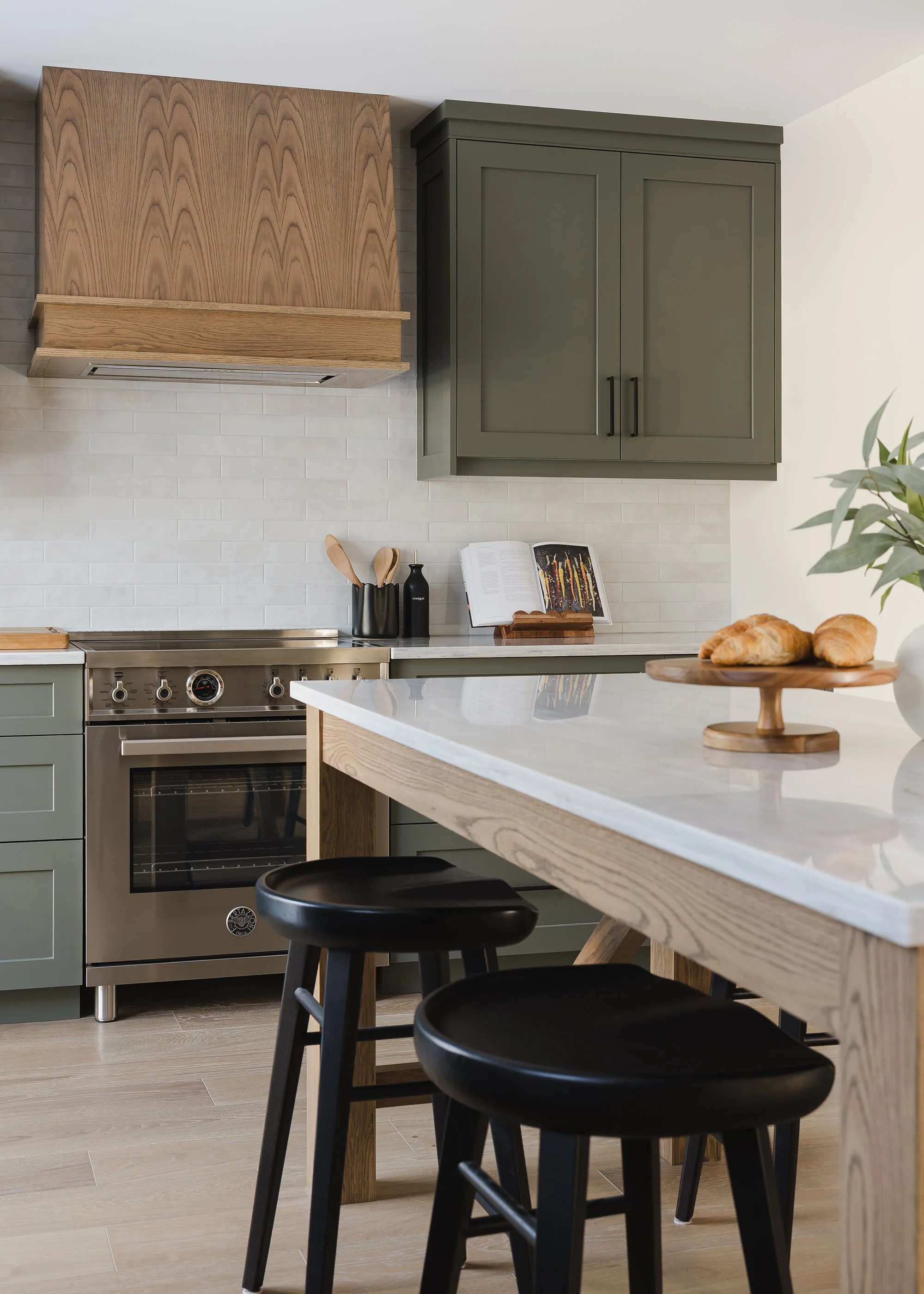 full-service-renovation-custom-kitchen-warm-farmhouse-ottawa-3.jpg