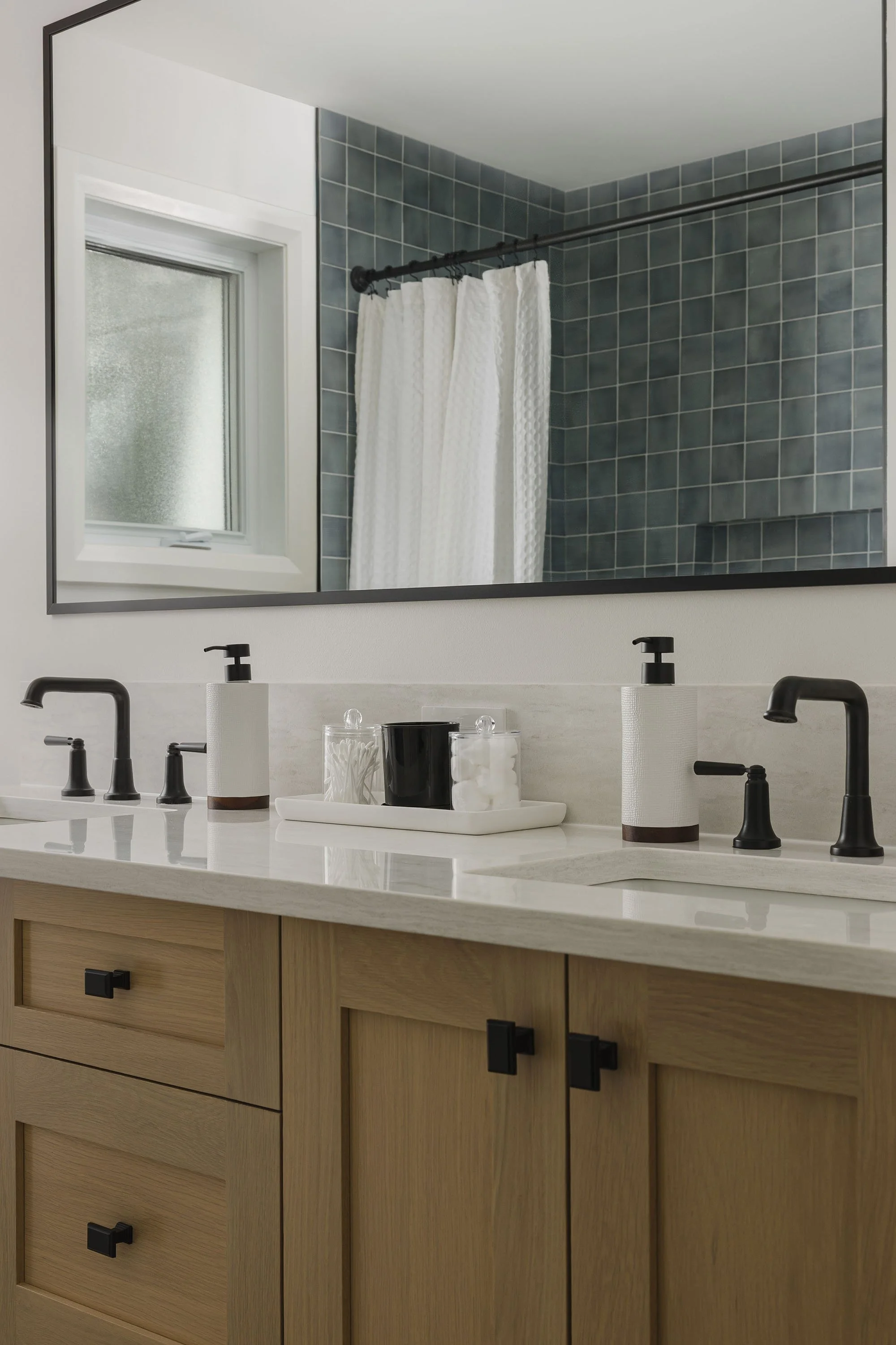 ottawa-interior-designer-main-bathroom-white-oak-vanity-9.jpg