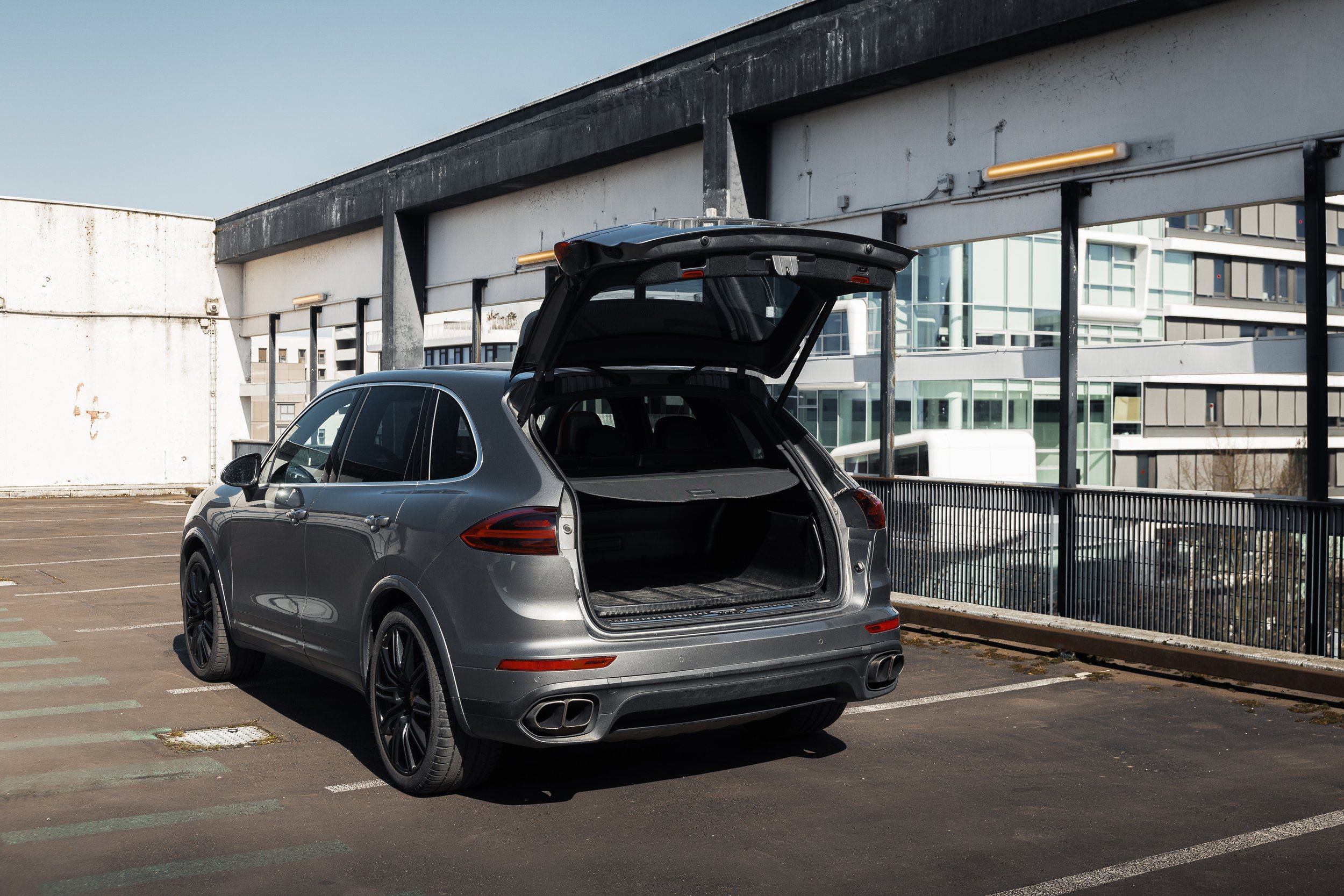260330_Cayenne_turbo-26.jpg