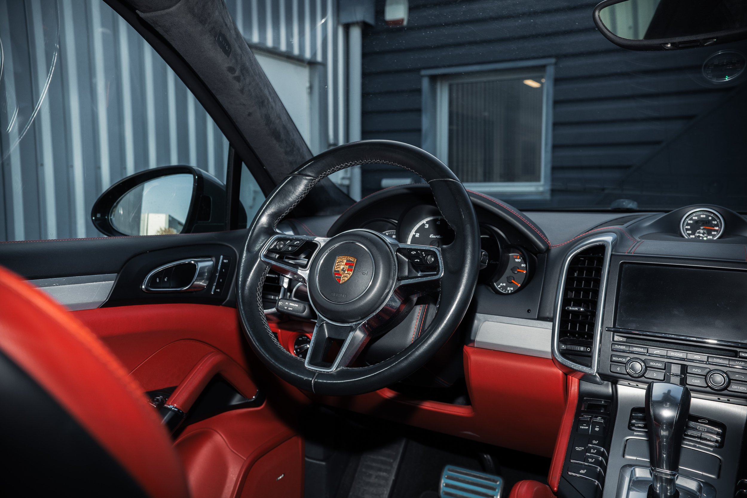 260330_Cayenne_turbo-20.jpg