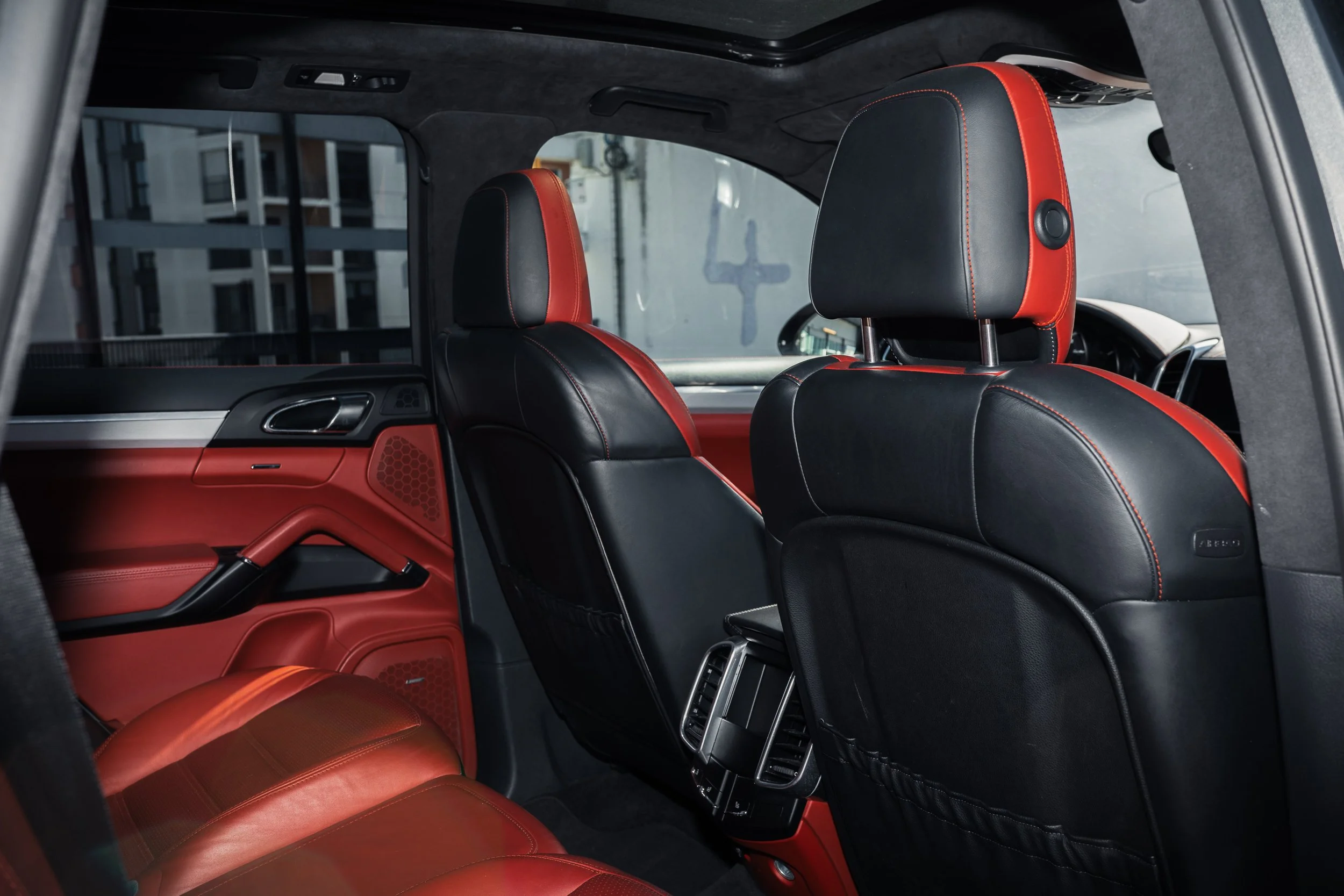 260330_Cayenne_turbo-5.jpg