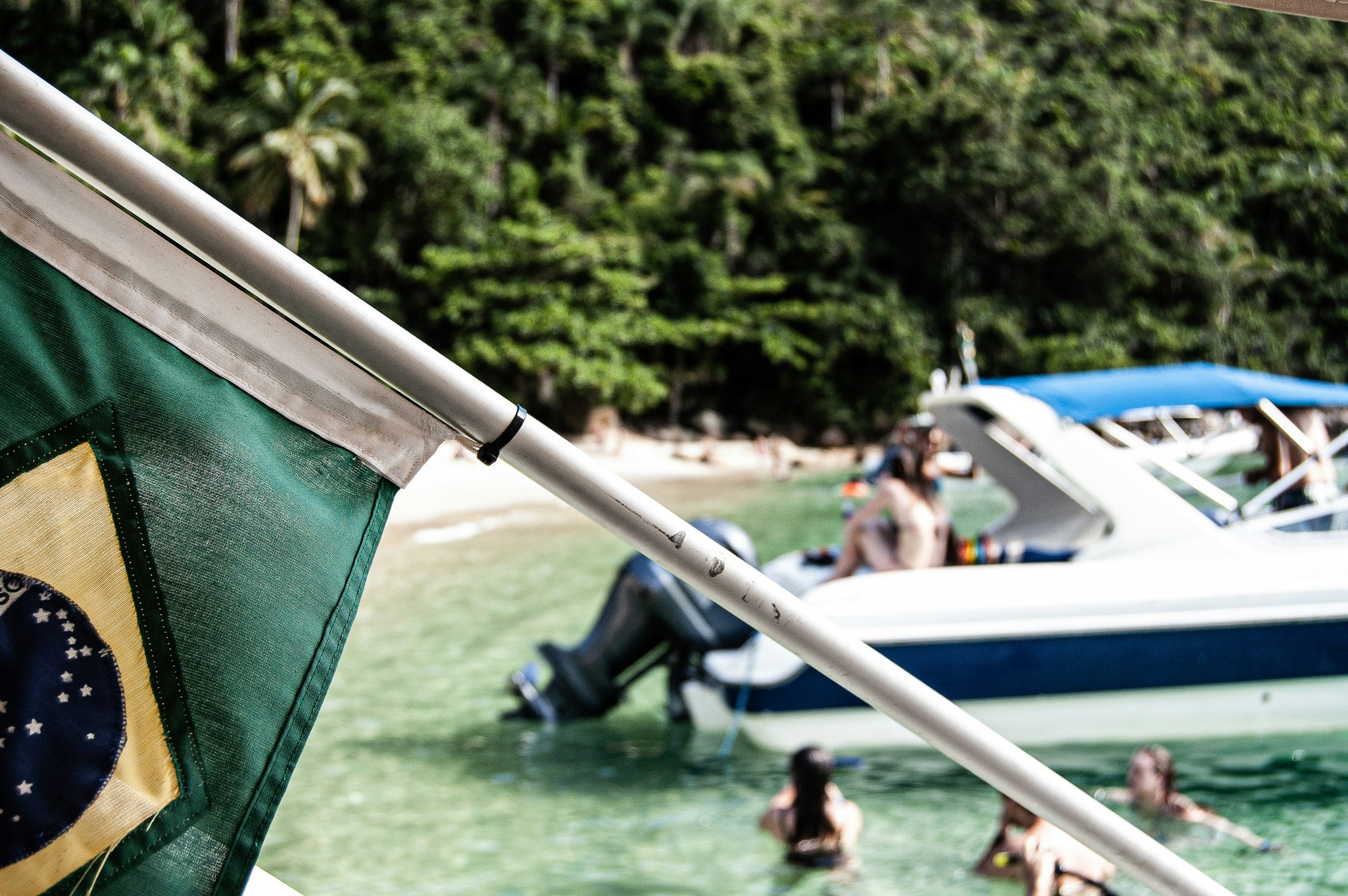 How to Create a Summer Beach Party Photobooth
