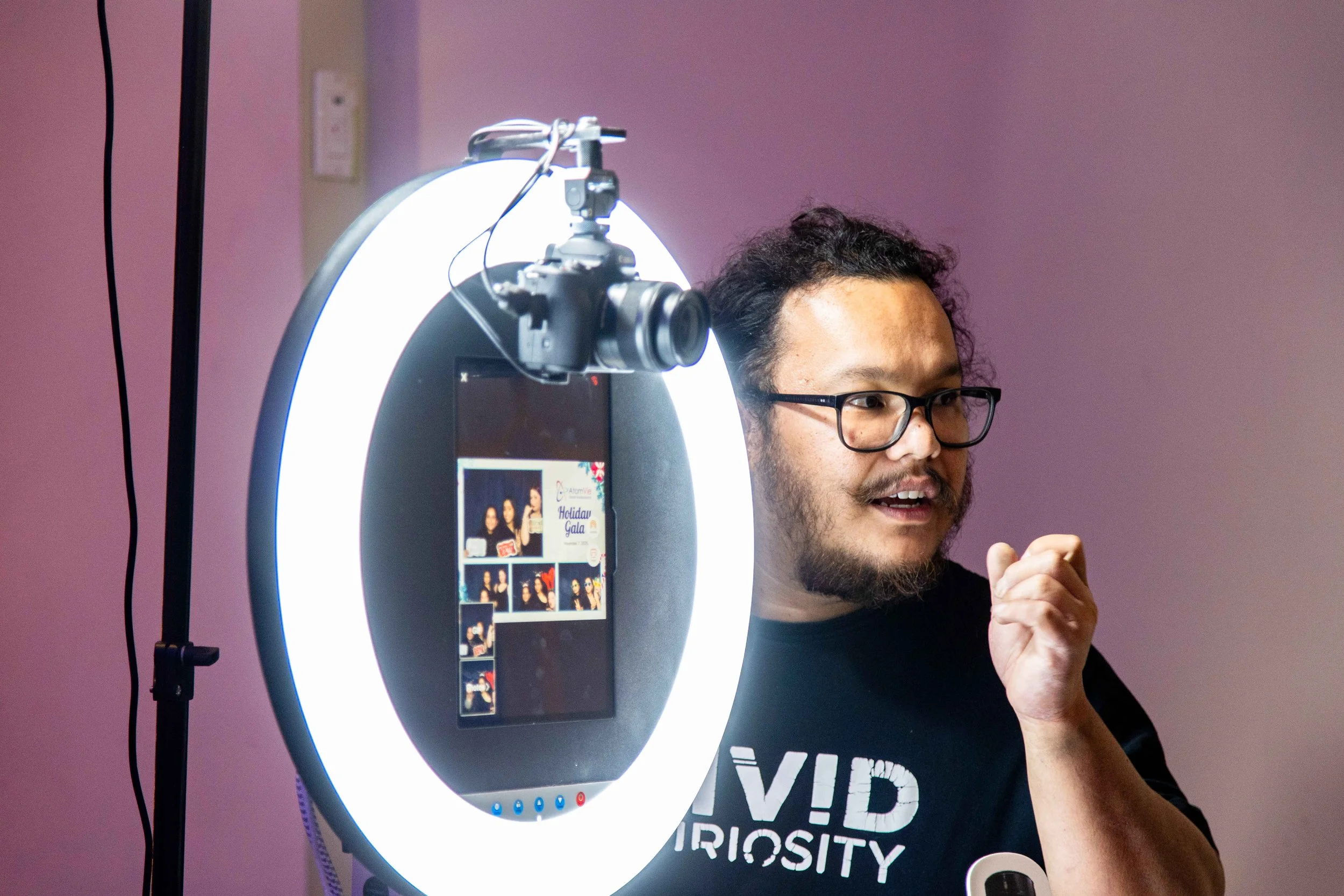 How to Guarantee a Stress Free Holiday Event: Book Vivid Curiosity Productions for Quality You Can Count On