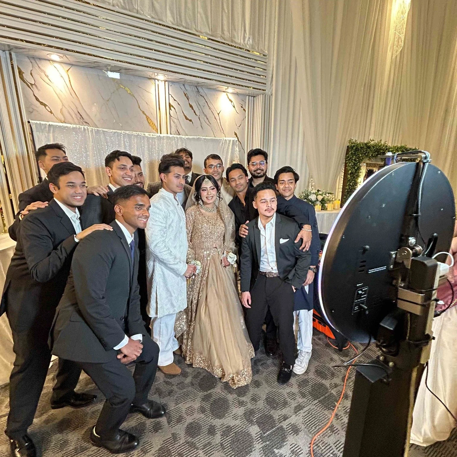 You can spot a great photobooth photo instantly. Faces look relaxed, lighting feels flattering, and the whole frame just works. That kind of result is never an accident. It comes from thoughtful design choices that consider how people move, pose, and