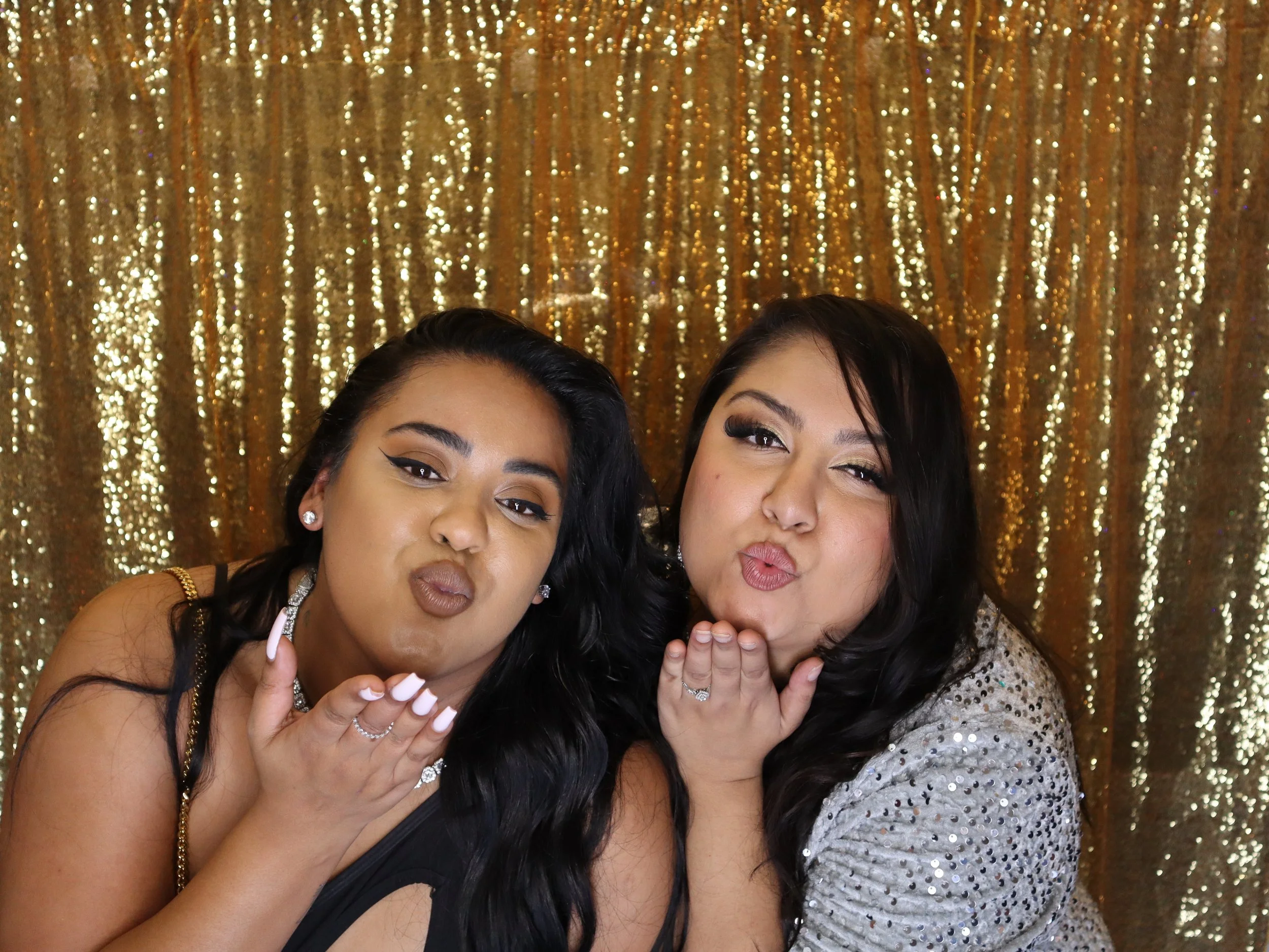 Are Photobooths Still Worth It in the Age of AI? Here's the Truth