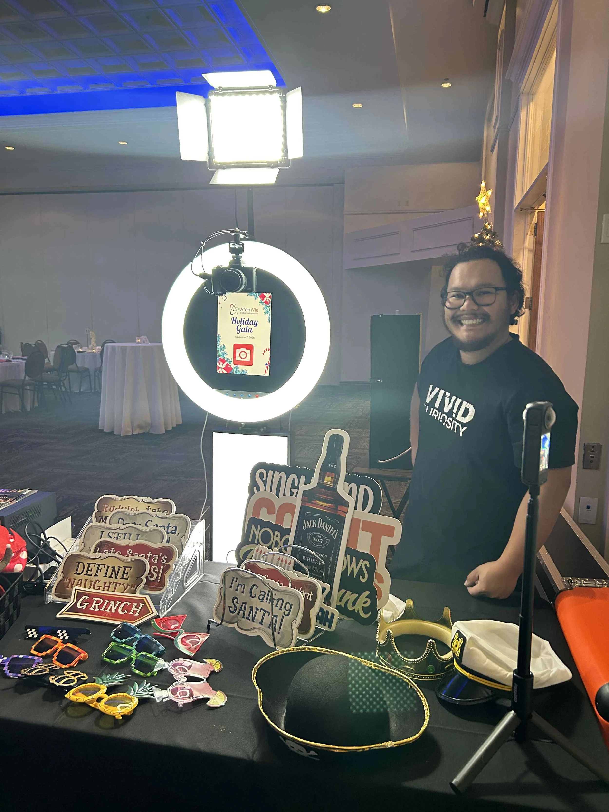 Props? Check! The photobooth? Check! All systems go!