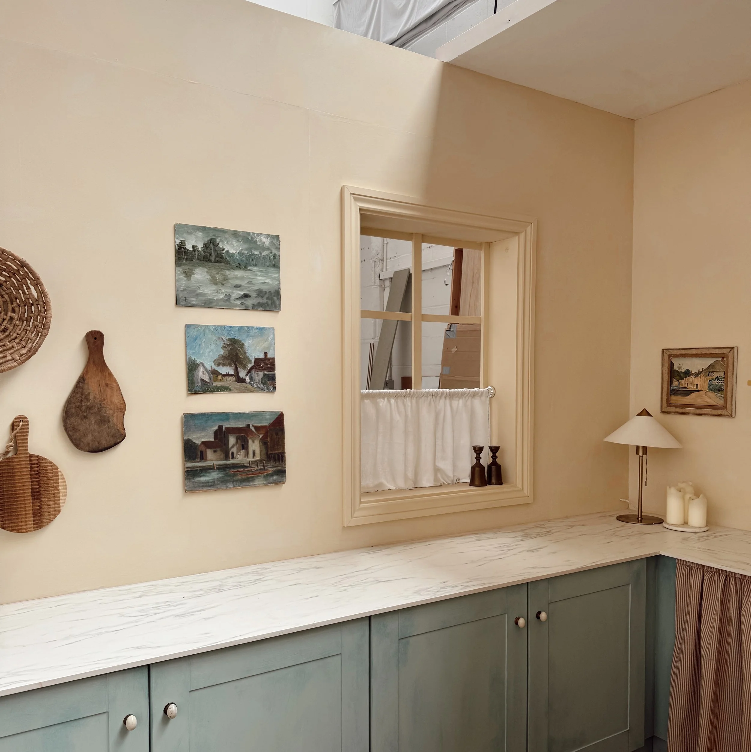 Calvet-french-set-kitchen-1.JPG