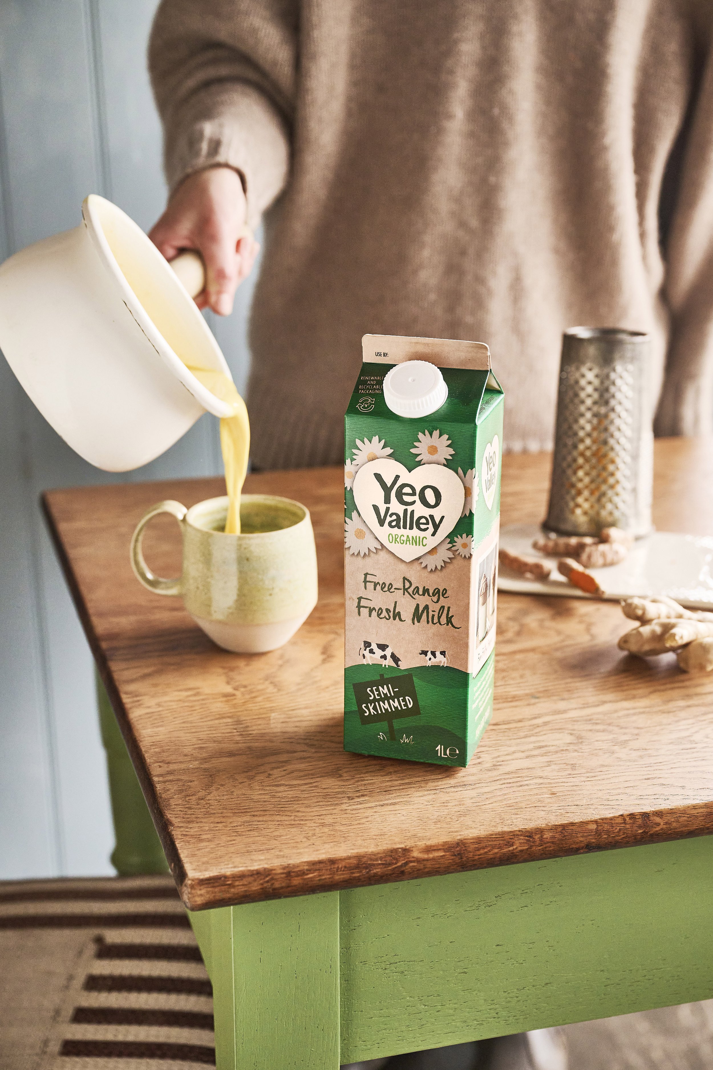 YV-Semi-Skimmed-1l-Golden-Milk.jpg