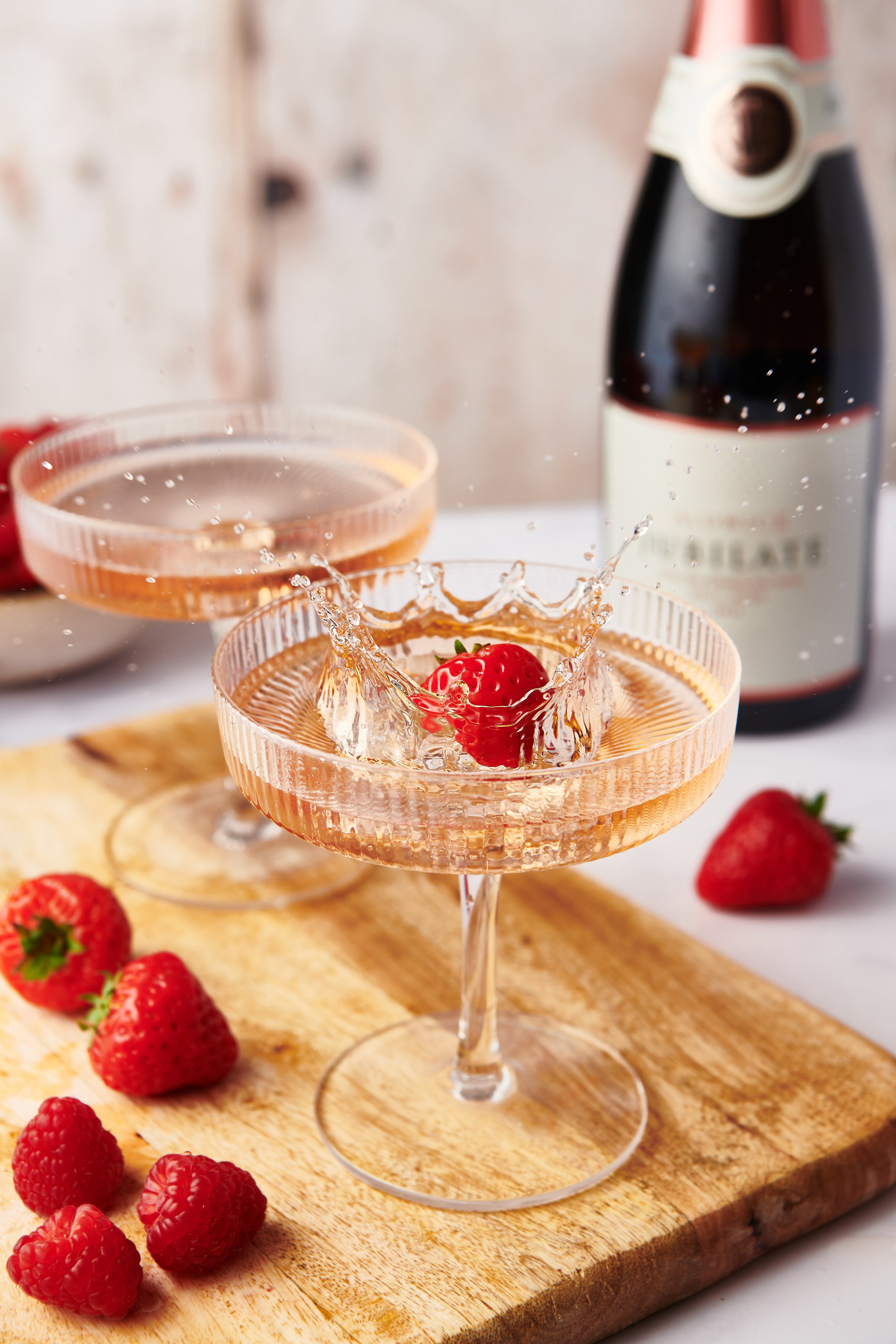 Jubilate-brut-rosé-strawberry-splash v2.jpg