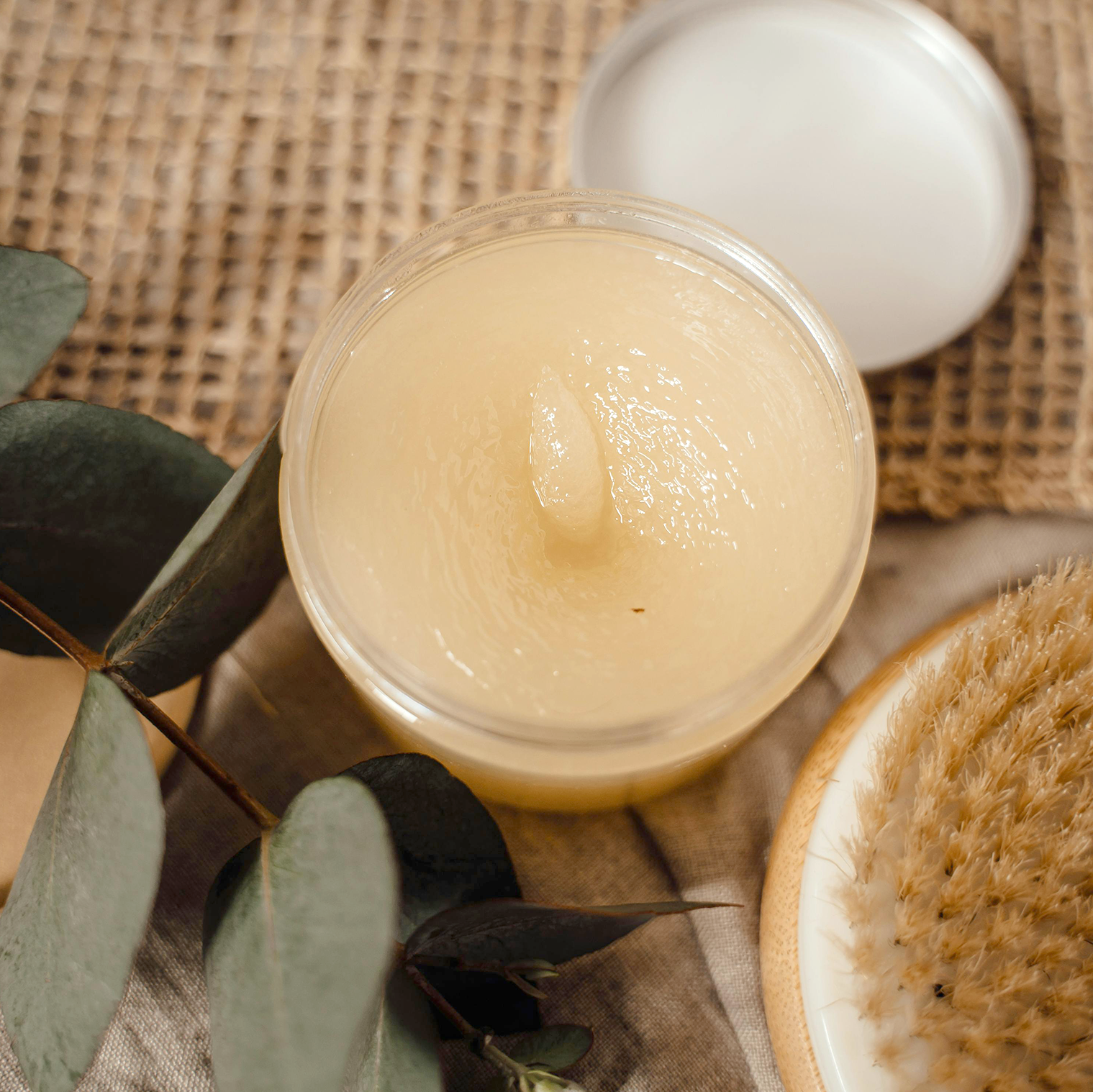 NATURAL HYDRATING LIP OIL