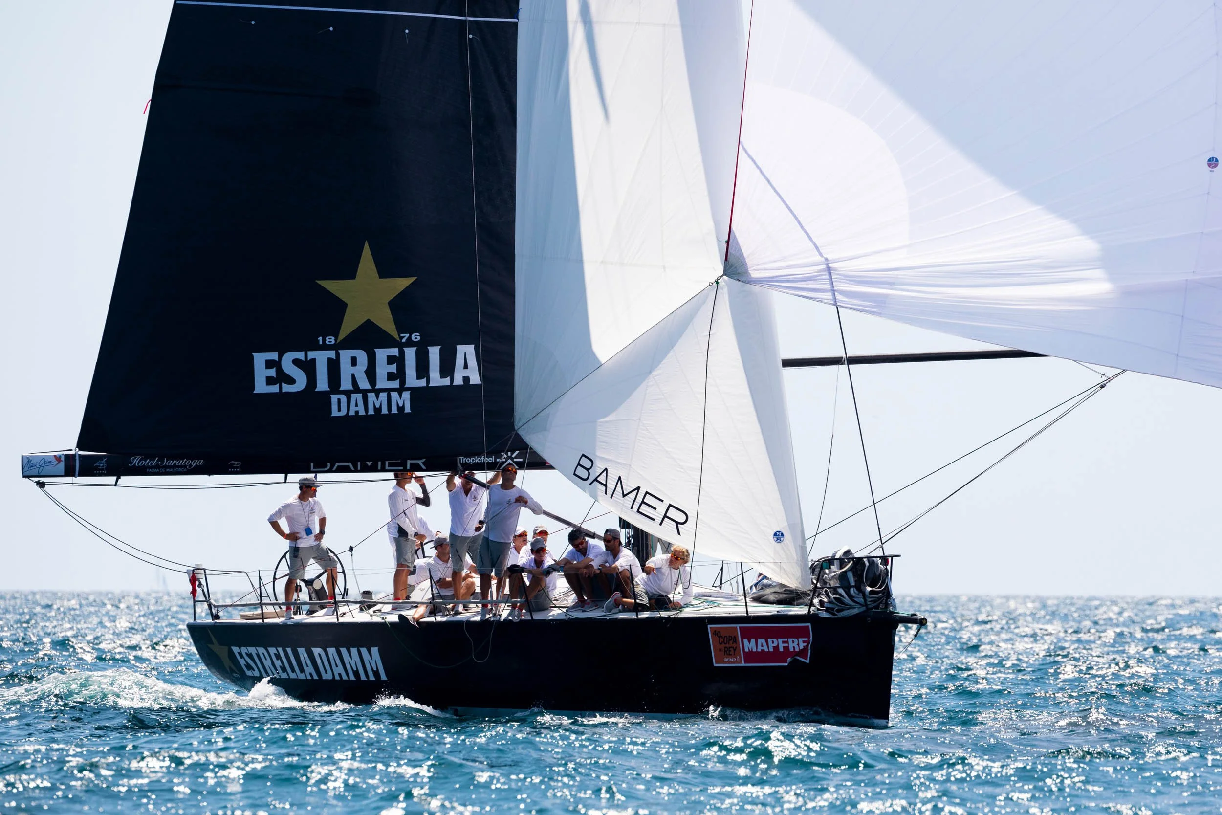 BAMER se estrena en la vela junto al “Estrella Damm Sailing Team”