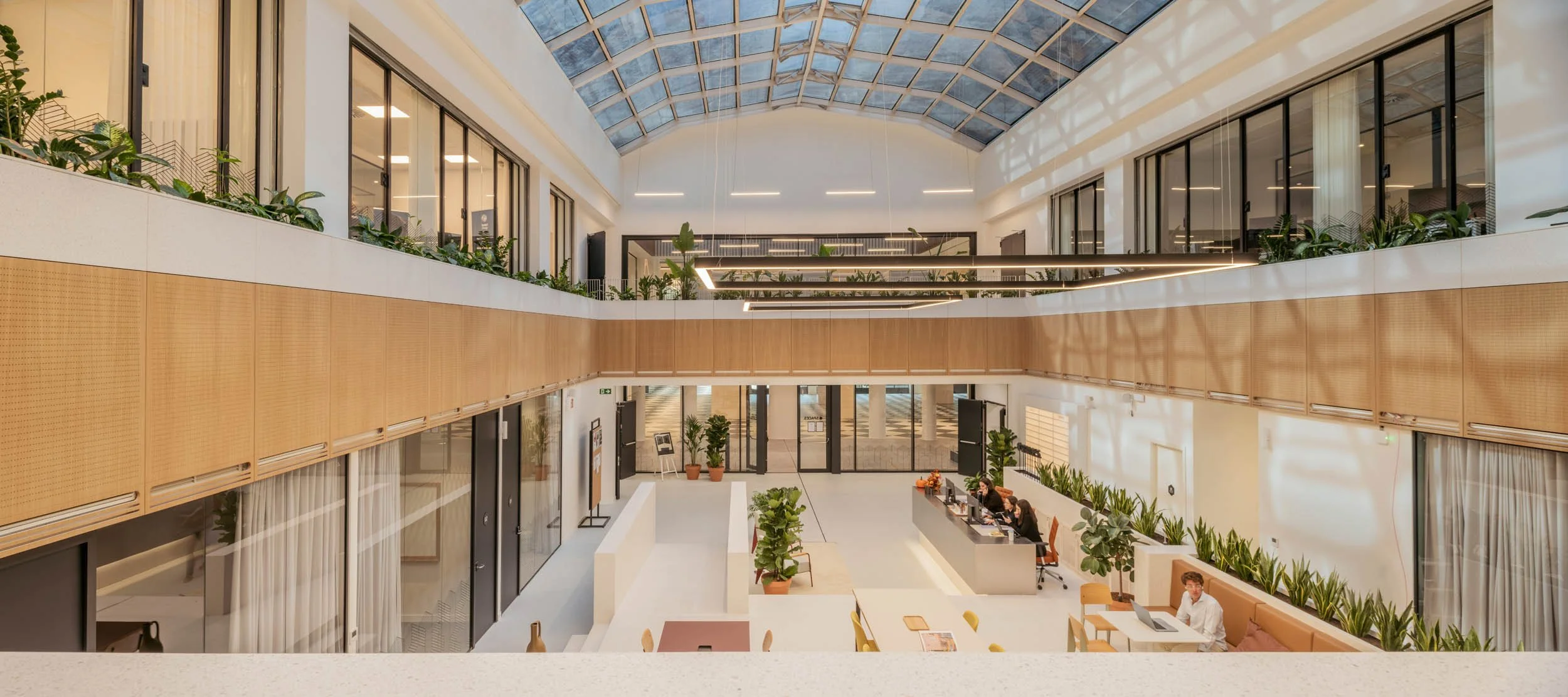 251015 Monochrome-13.jpg