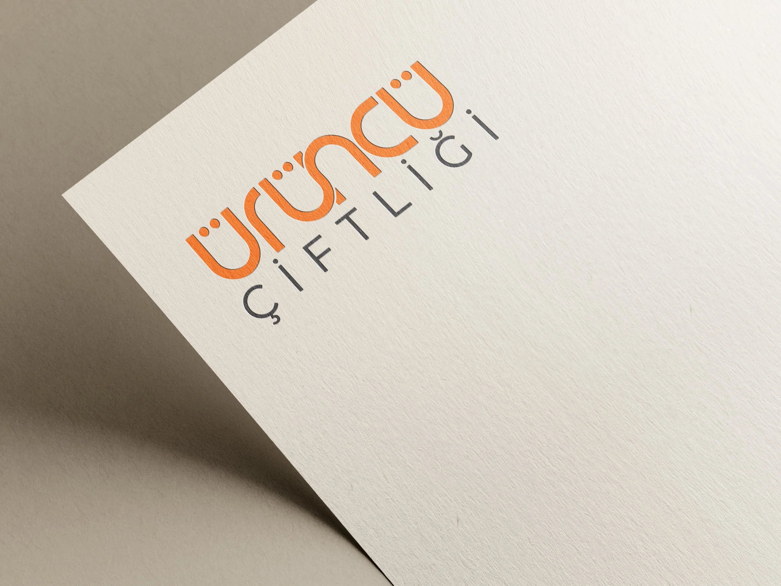 Uruncu_Free_Logo_Mockup_01 (2).jpg