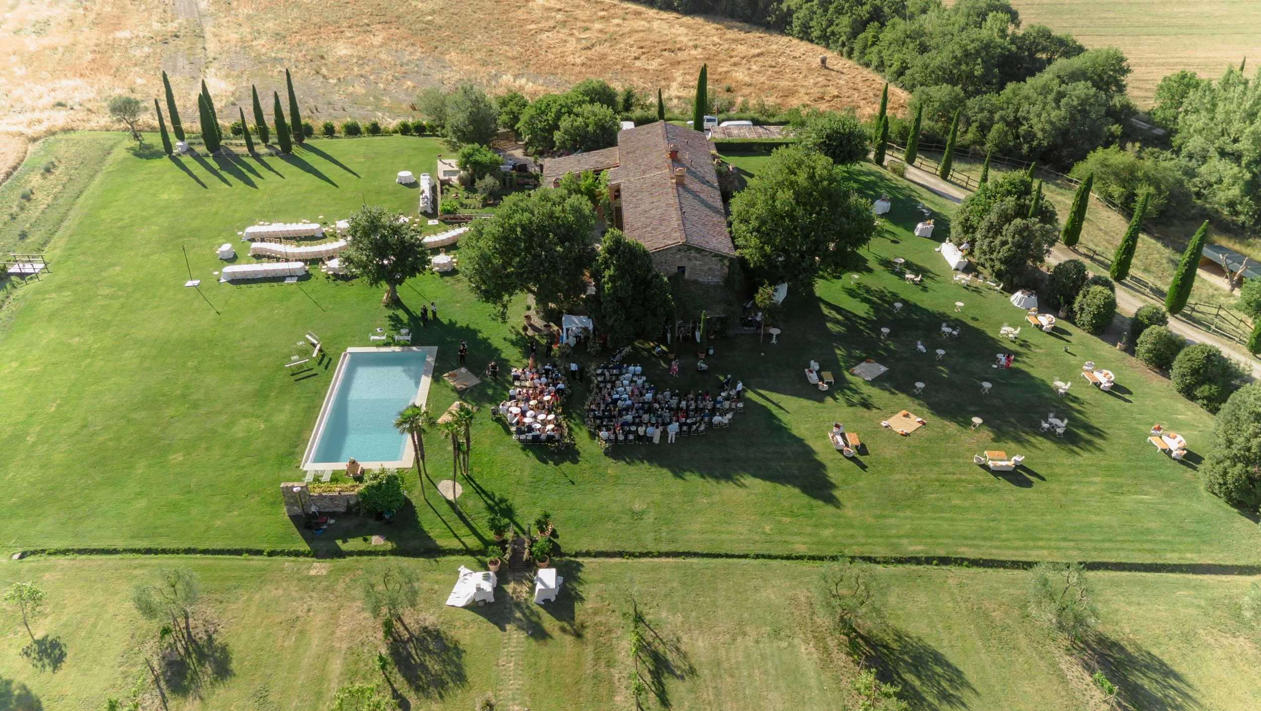 A private villa wedding ceremony in Tuscany managed by Lalla Crippa destination wedding planner