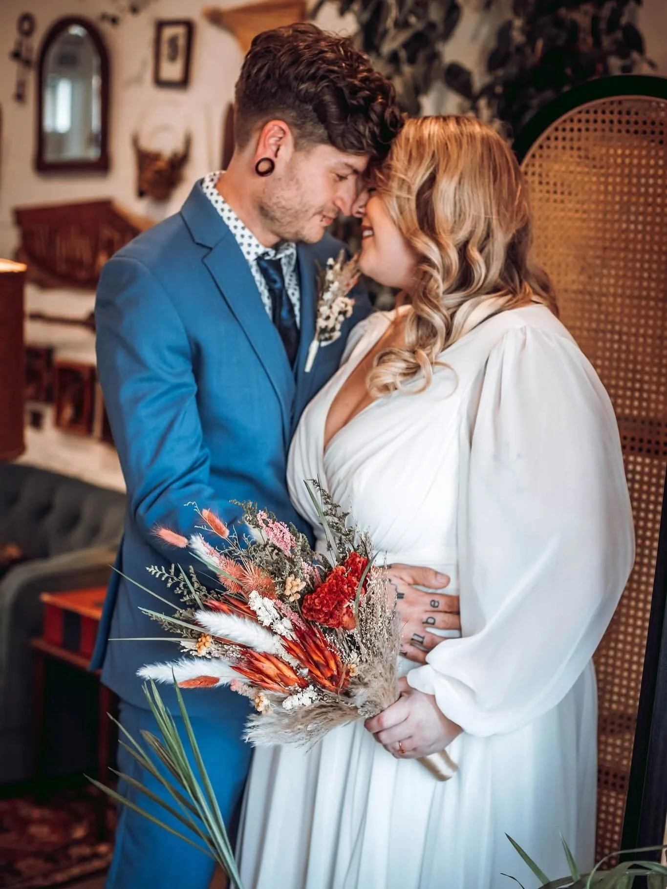 Reach out now for a free one hour chat about your vision for wedding florals &bull; let&rsquo;s see how we can turn your dream fairytale wedding into reality (link in bio)

&bull;specializing in dried botanicals only 
&bull;decorate your wedding with