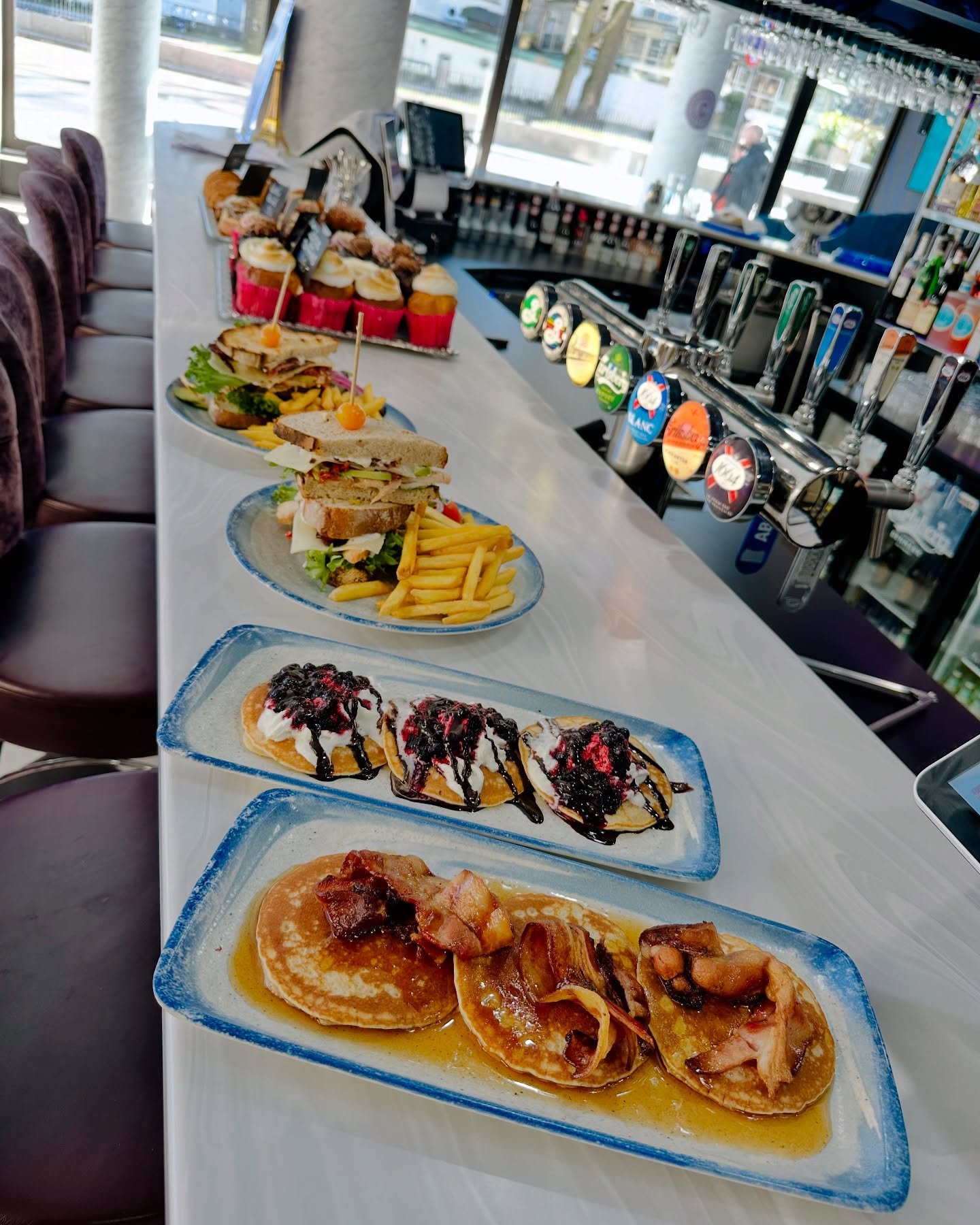Frukost &amp; Brunch 👉🏻www.cosmopolitan.nu #cosmopolitan #lepainfrancais #metropolitan #brasserie #bistro #frukost #lunch #brunch #bar  #restaurant #avenyn #g&ouml;teborg #lepainfrancais