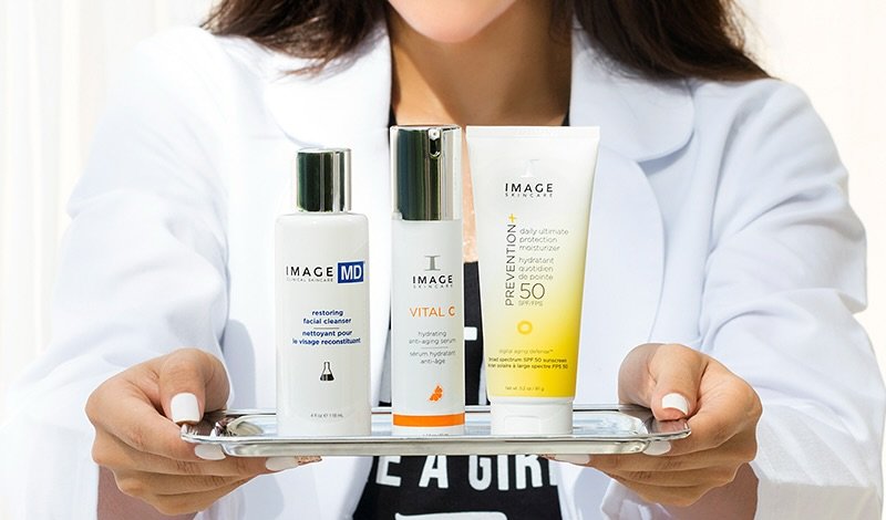 Navigating FDA Regulations for Skincare Products π§΄
Launching a clean beauty product in the U.S. isn’t just about picking the right ingredients — it’s about making sure your products meet FDA standards for labeling, claims, and man