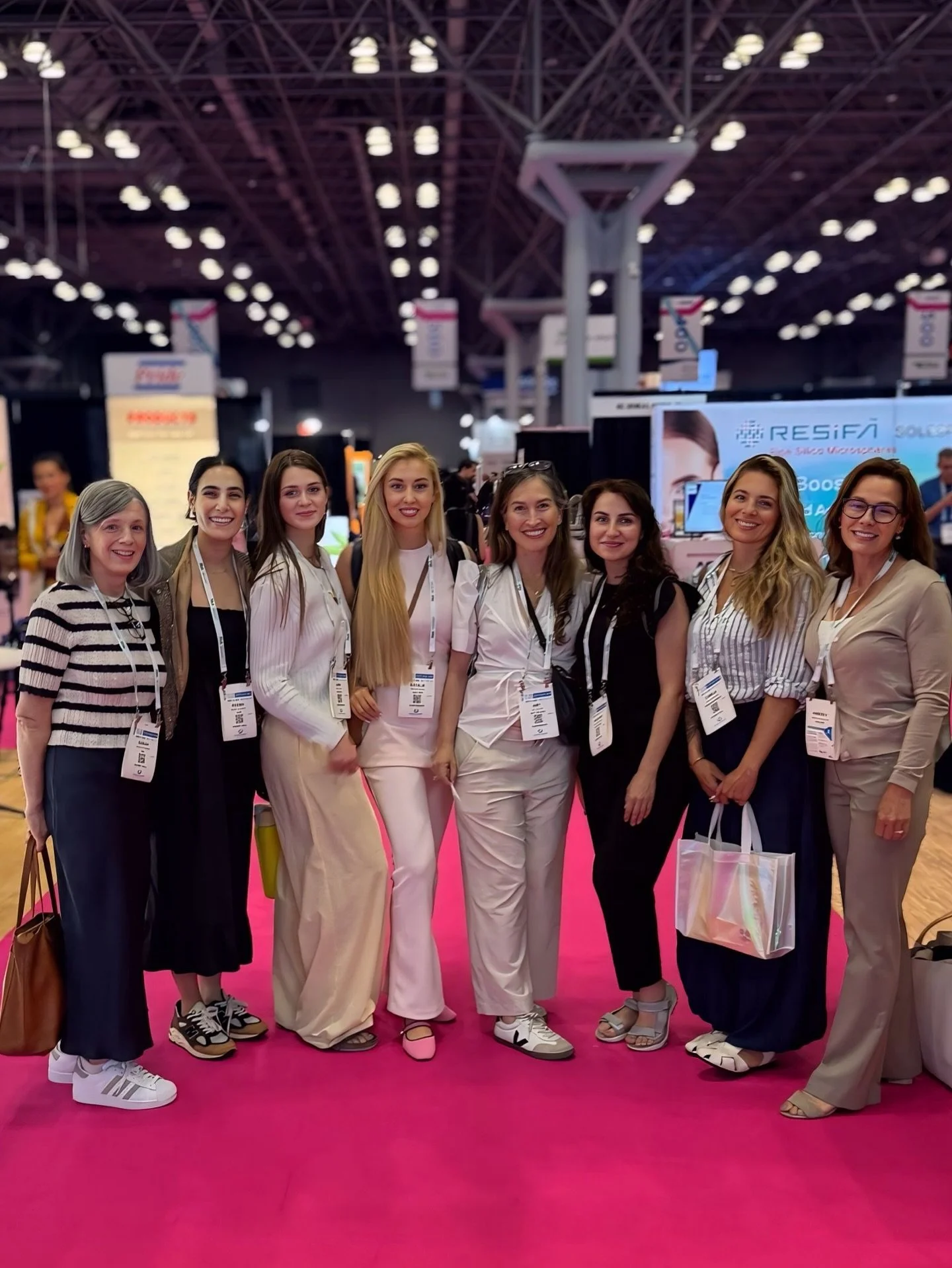 We were at NYSCC 2025 and it didn’t disappoint. Two days of innovation, supplier meetings, and clean beauty momentum.
π§ͺ New ingredients
π¦ Smarter packaging
πΏ Even more demand for sustainability
The biggest insight?
Consumers aren’t j