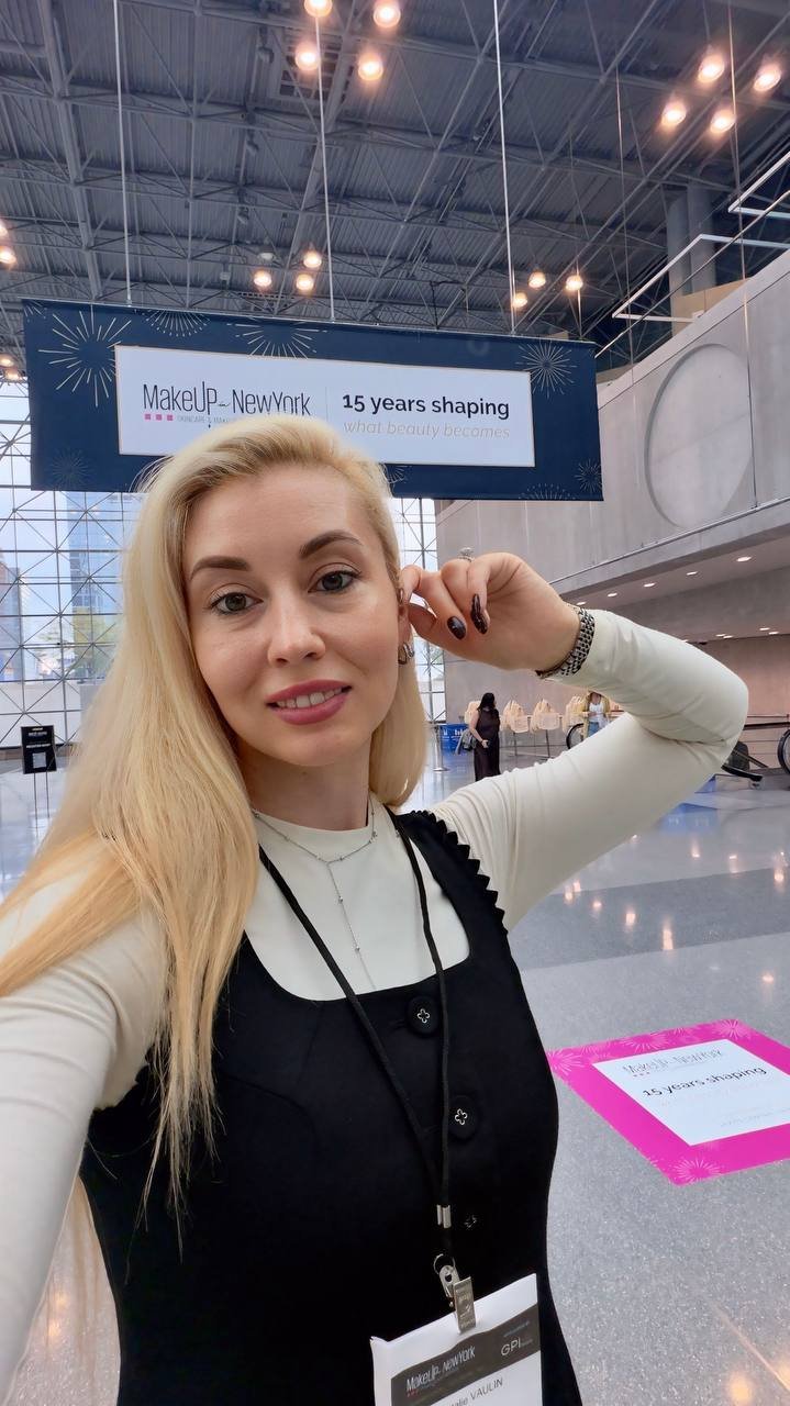 Our founder Natalie Vaulin at the Javits Center, at the fifteenth edition of MakeUp in New York.