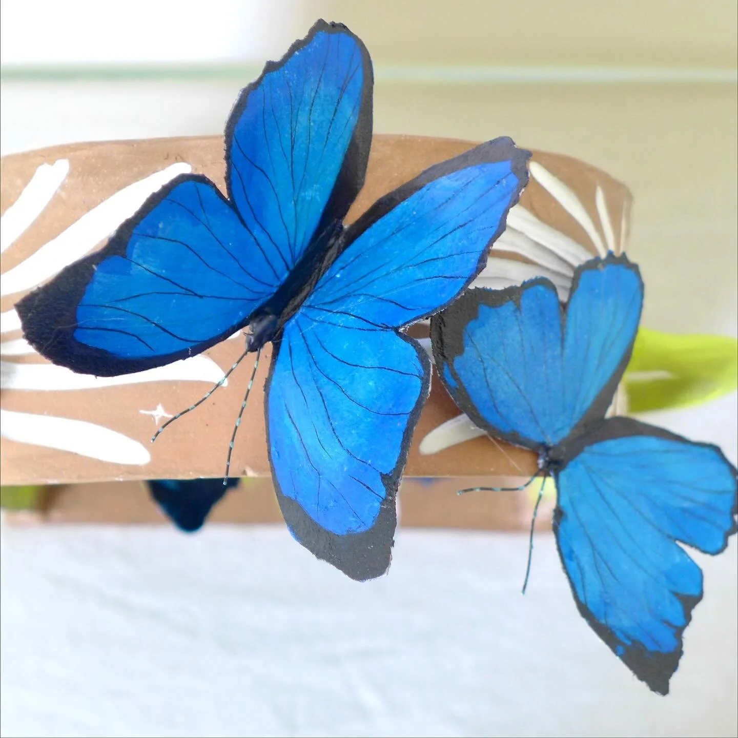 FINAL DAY OF MEMORIES TO GIVE IS TOMORROW 10/24 at @82parris_ ❤️&zwj;🩹

@holdenwillard will be opening the doors tomorrow from 5:45-7:45 for final hours! 

Thank you @82parris_ for hosting us this past month alongside your group show. We are so grat