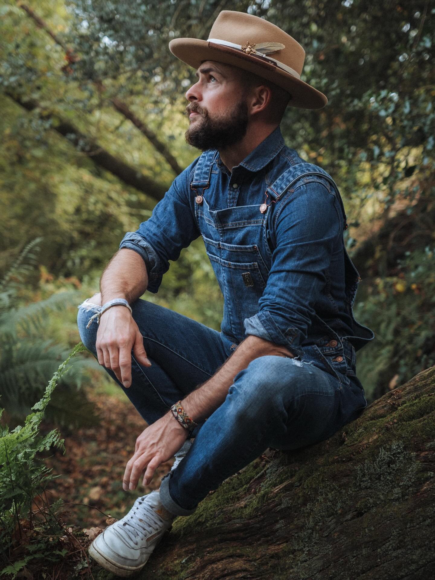 Une autre session photo avec le Toinou @lermite.antoine . Il me fait mon portfolio &agrave; lui tout seul. Toujours un bonheur. 
Les photos bient&ocirc;t visible sur mon site, stay tuned. 

#PortraitPhotography #Portrait #InstaPortrait #MoodyPortrait