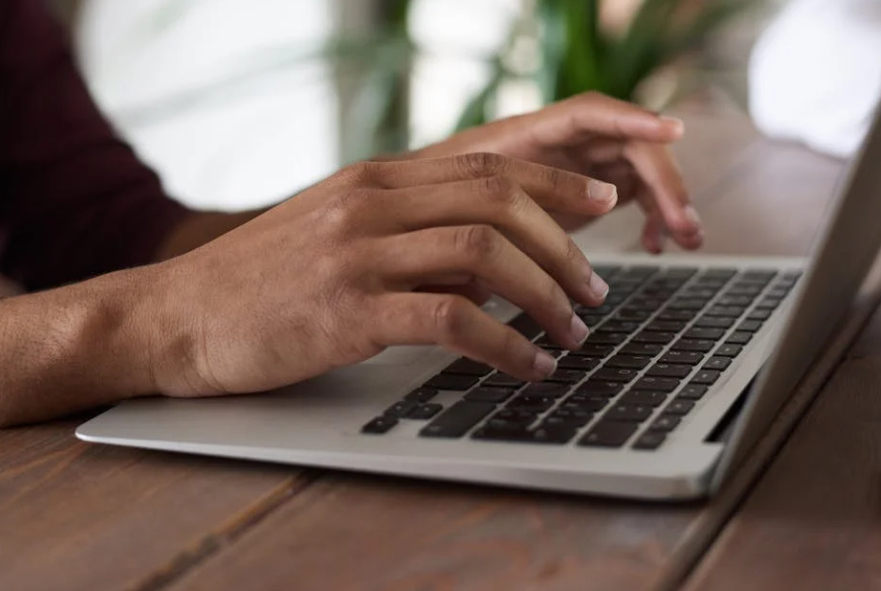 Benefits of Red Light Therapy for Carpal Tunnel