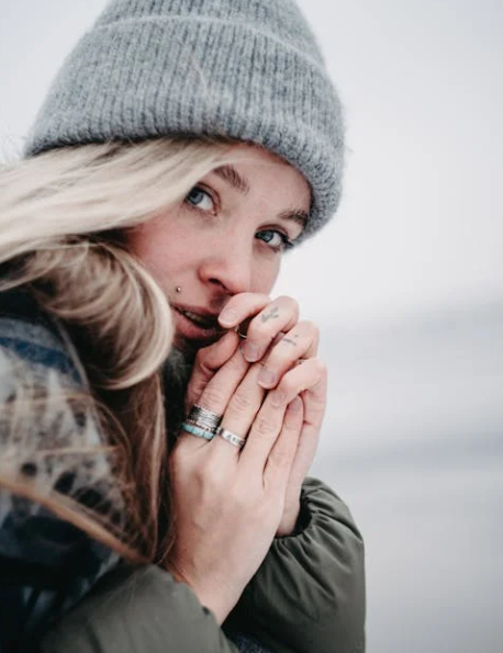 Benefits of Red Light Therapy for Raynaud’s Syndrome