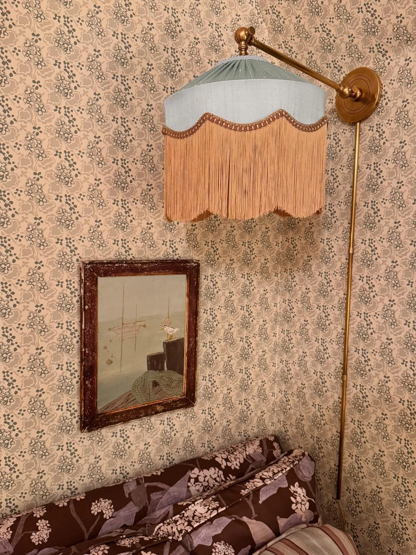 Install shots are so much fun to receive! Please send us yours! 
Fountain flower wallpaper in Lichen