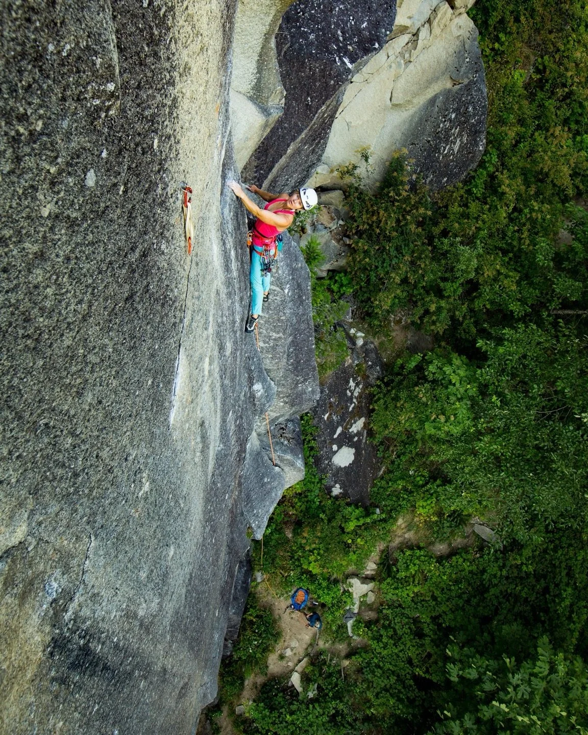 So much fun climbing on the beautiful granite of Index, Washington. Technical movement, splitter cracks, and endless routes to climb. Hard to beat an area like this! Photos @ladylockoff
