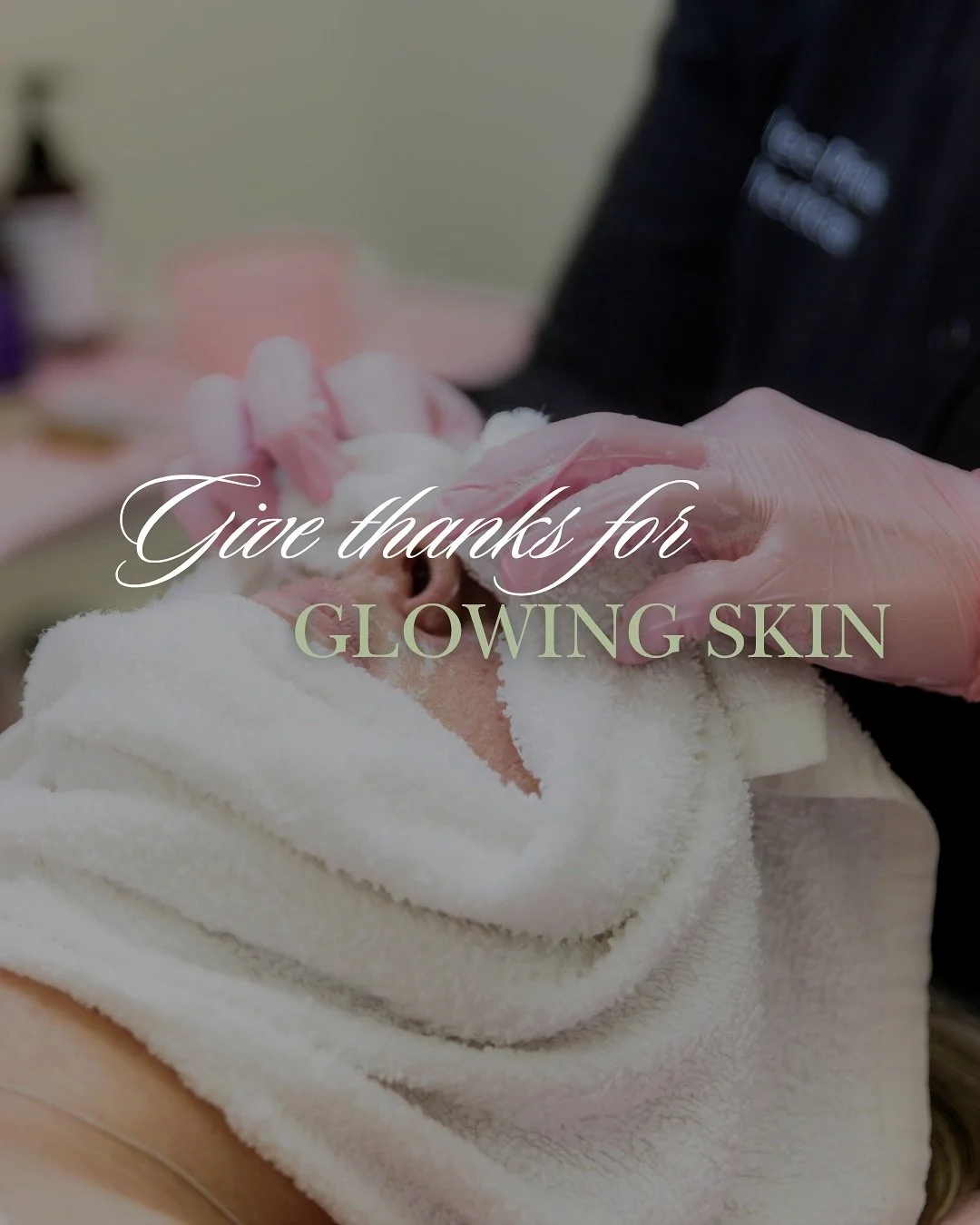 Glowing Skin, Give Thanks For ✨💅
This November, treat yourself to a facial that refreshes, hydrates, and brightens, because 
healthy skin is always something to be grateful for.
Book your appointment today and step into the season glowing. 💅
#V
