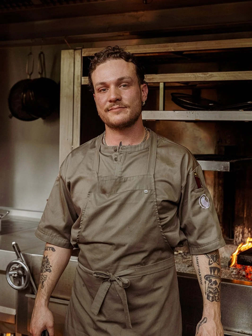 A new face at Birdies: sous chef Mats.

With extensive experience at leading Michelin-starred restaurants, he has mastered the art of cooking over an open flame like no other🔥 Now he’s bringing his expertise and passion to the Birdies team. 
