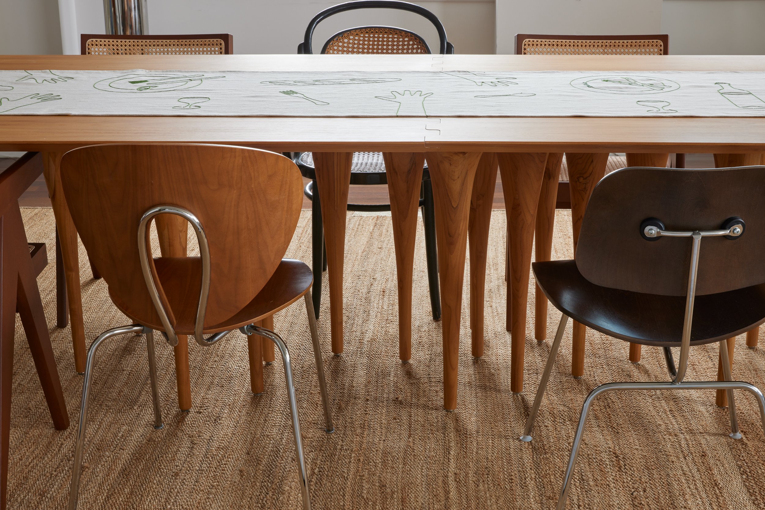 Alexandra Rowley__ARowley_IsabellaCarlucciArchitecture_OneHanson_2264_DiningTableLegs_ret.jpg