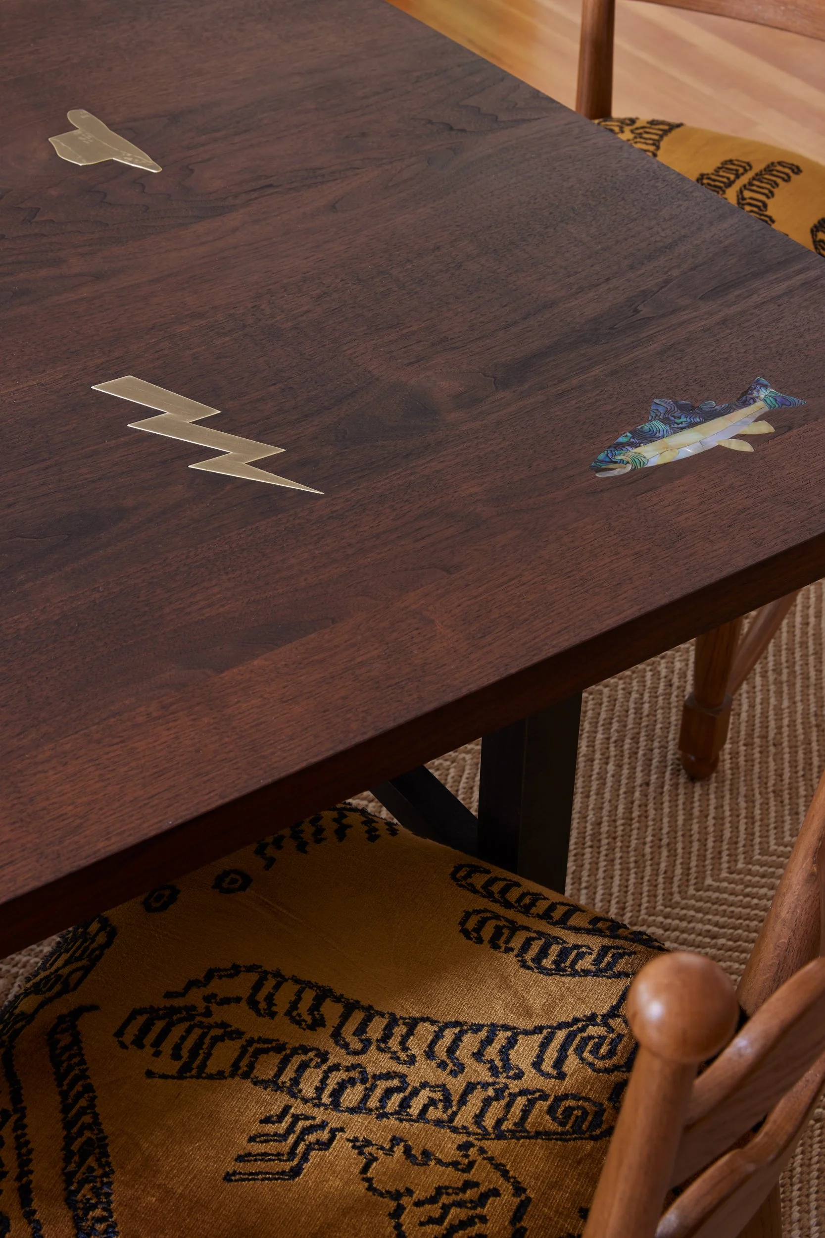 ARowley_IsabellaCarlucciArch_30West13thSt_0260_DiningTable_Detail_Mid_DarkerFishComposite_retAR.jpg