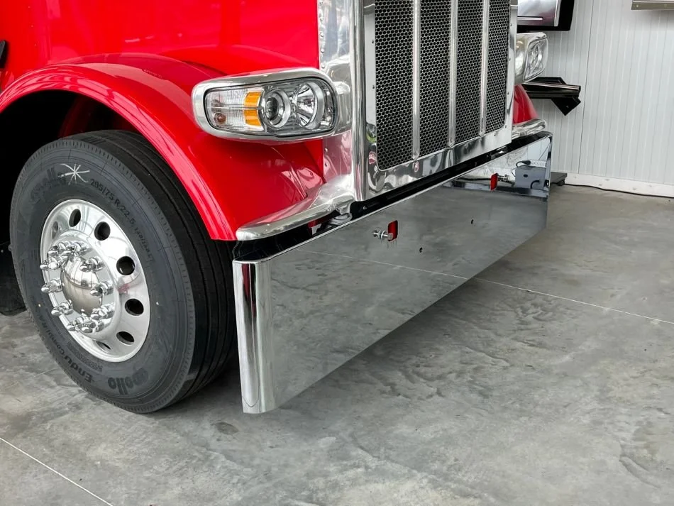 18" Peterbilt 389 Rolled End Bumper with Tow, Standard Mount