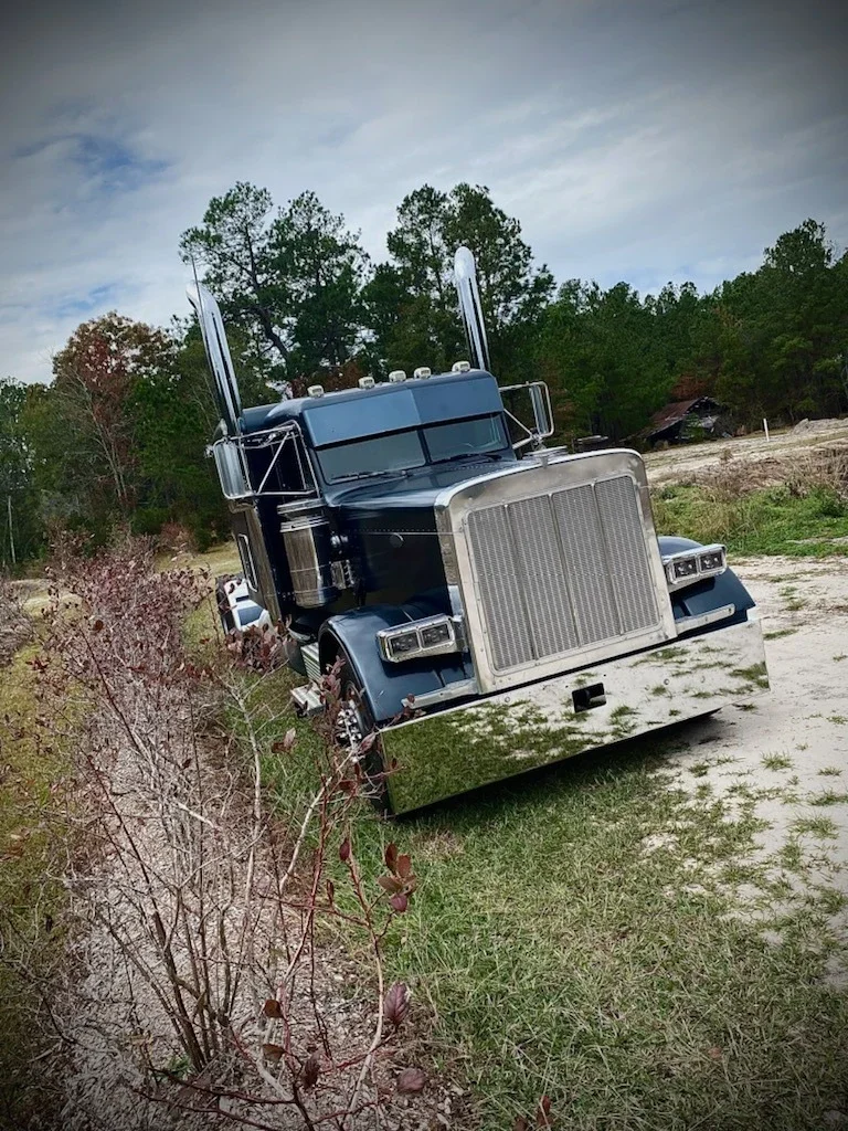 18" Peterbilt 379 Boxed End Bumper with Tow, Standard Mount