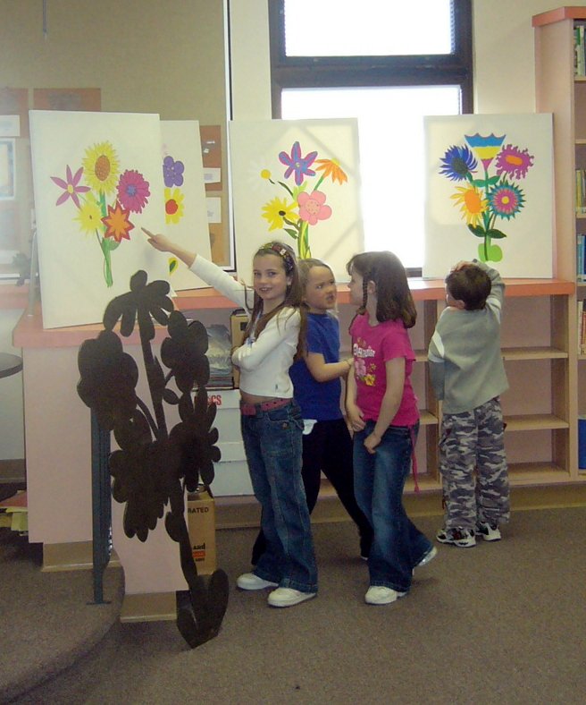 Showed the Students all their flowers painted in groups of five in 16 bouquets. They all recognized their flower.