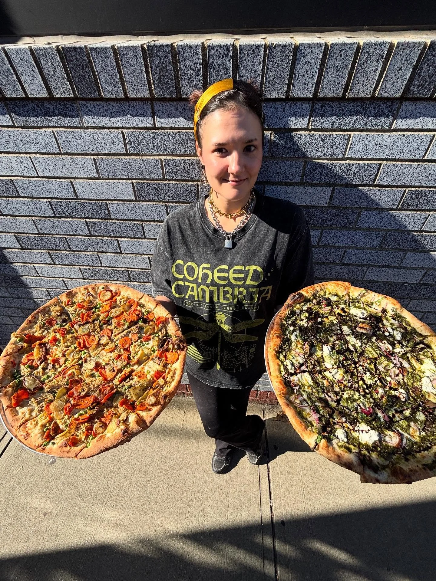 Happy new specials day!
Carne - chicken pot pie, oven roasted chicken, organic carrots, peas, fingerling potatoes, house made gravy, whole milk mozzarella, Parmesan, organic herb mix.
Veggie - house made kale pesto, fresh sliced rainbow Swiss chard