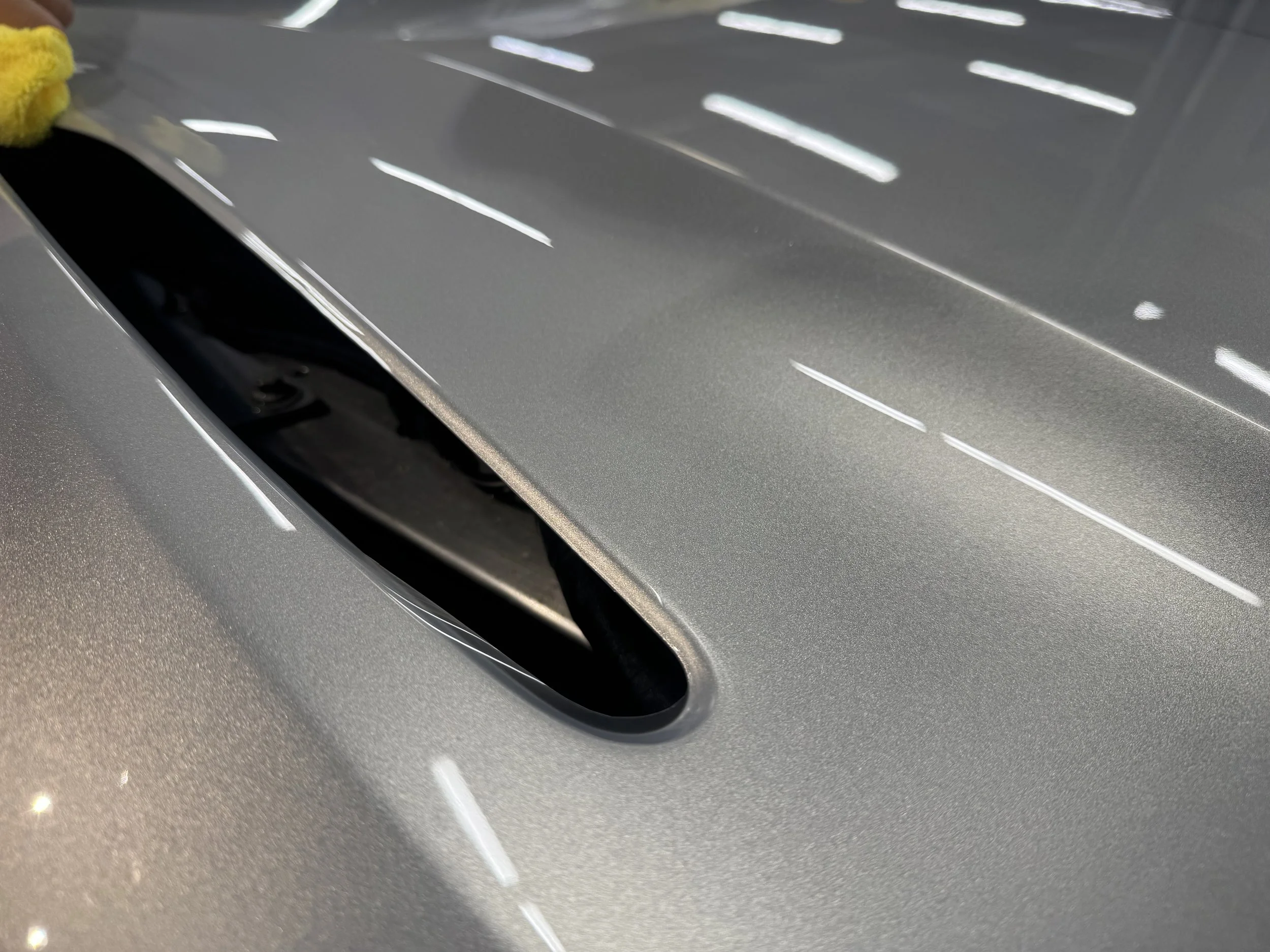 Aston Martin DB12 Volante Hood Scoop.jpg