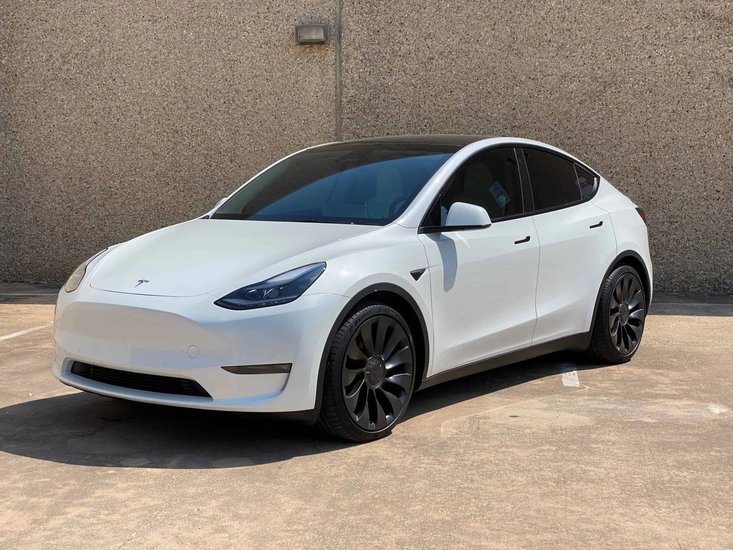 Tesla Model Y 8.jpg