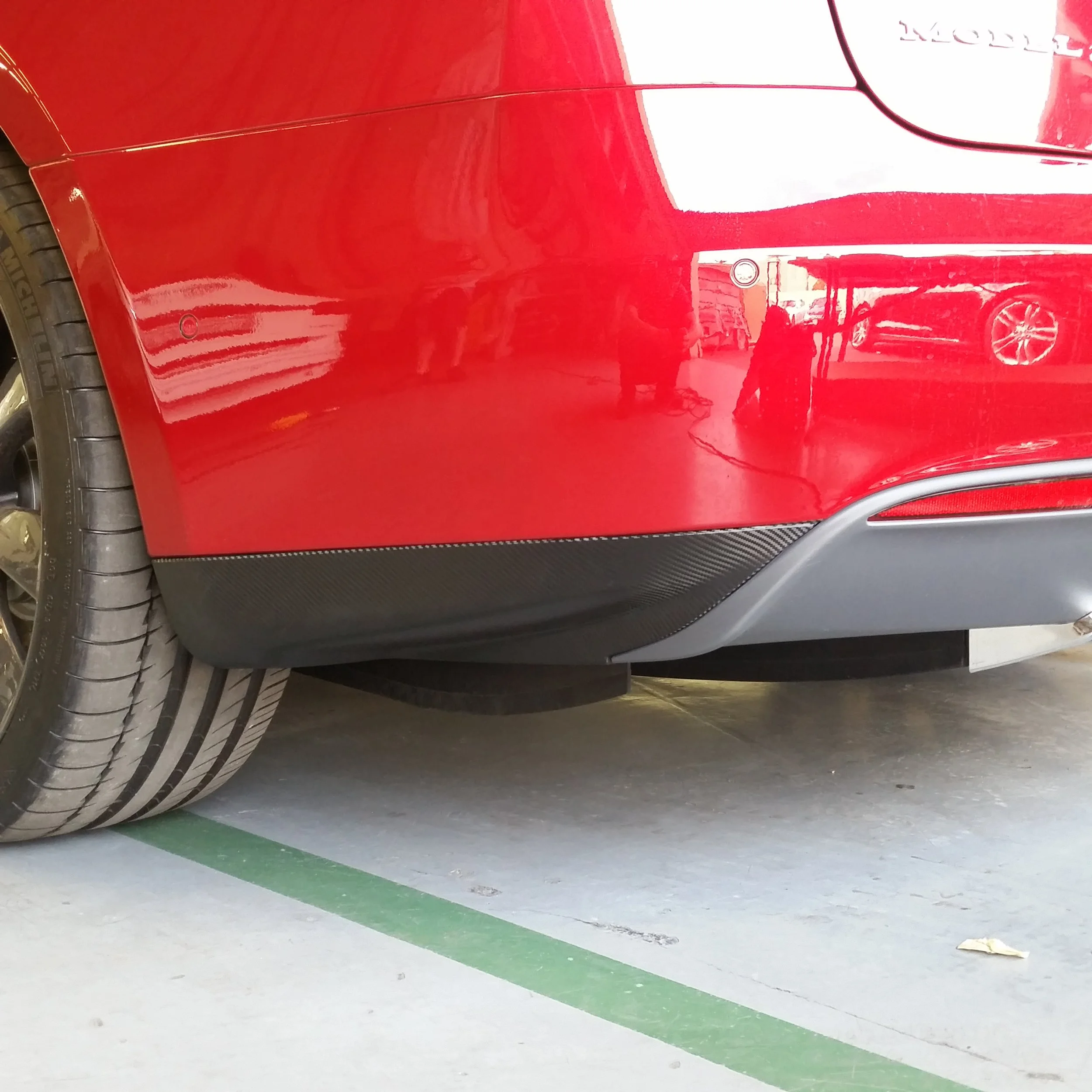 Carbon Fiber Tesla 5.jpg